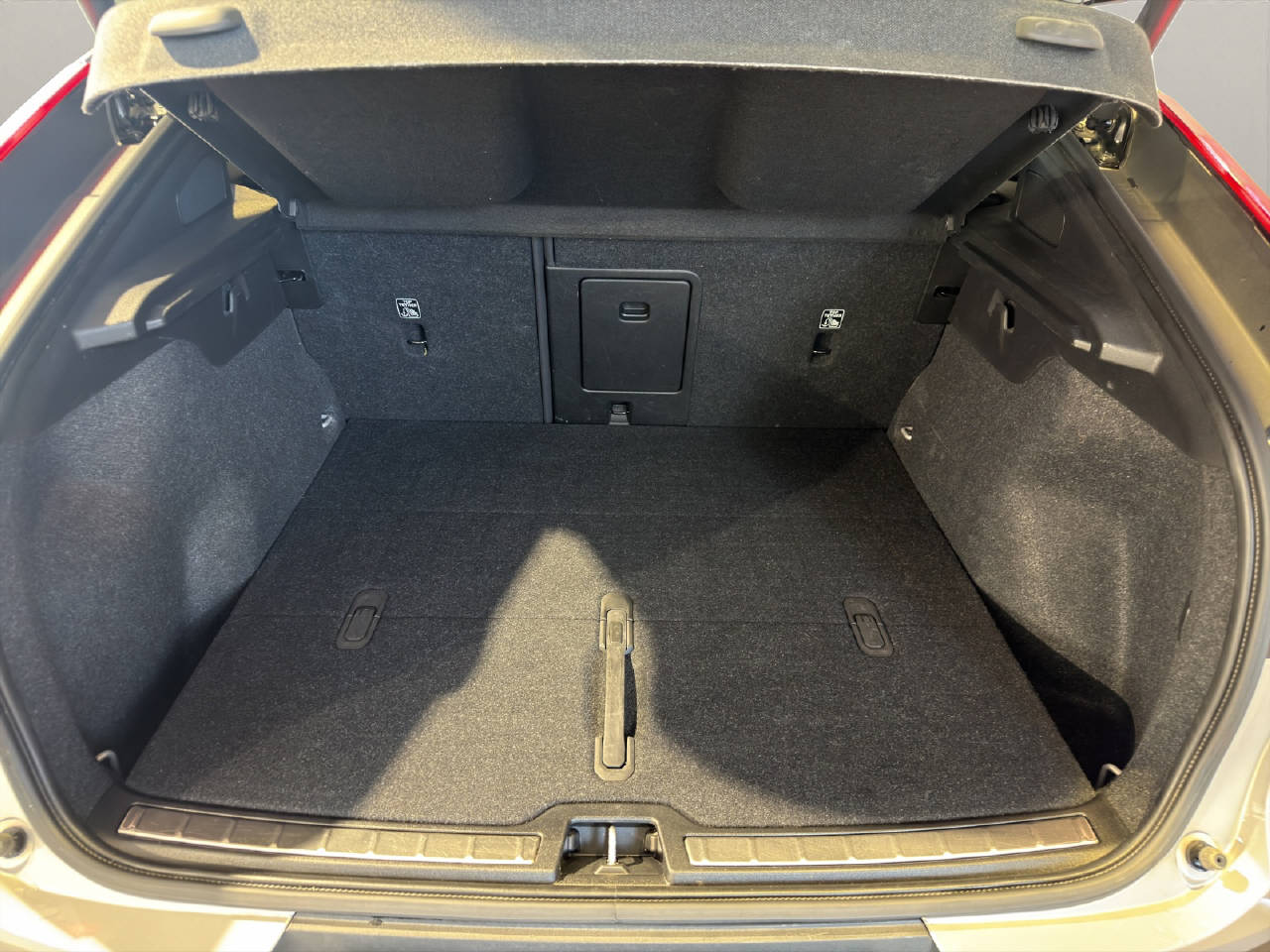 VOLVO C40 P8 Twin Recharge Ultimate AWD-image-6