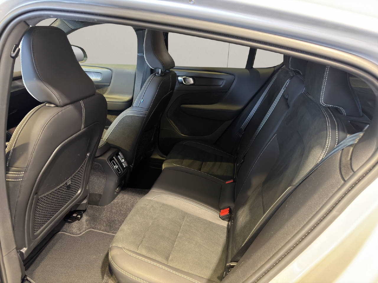 VOLVO C40 P8 Twin Recharge Ultimate AWD-image-5