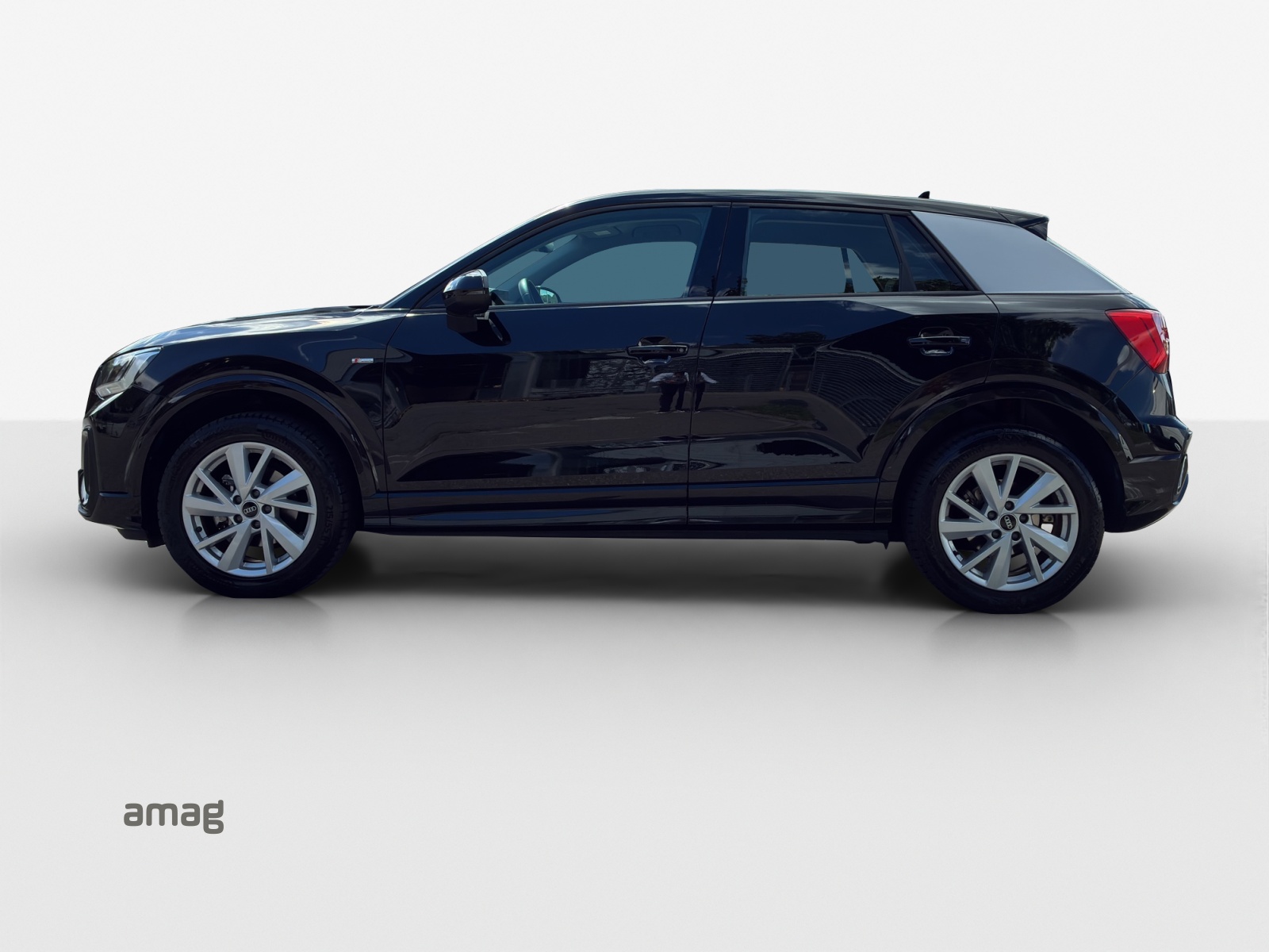 AUDI Q2 35 TFSI S line S-tronic-showroom-element-1