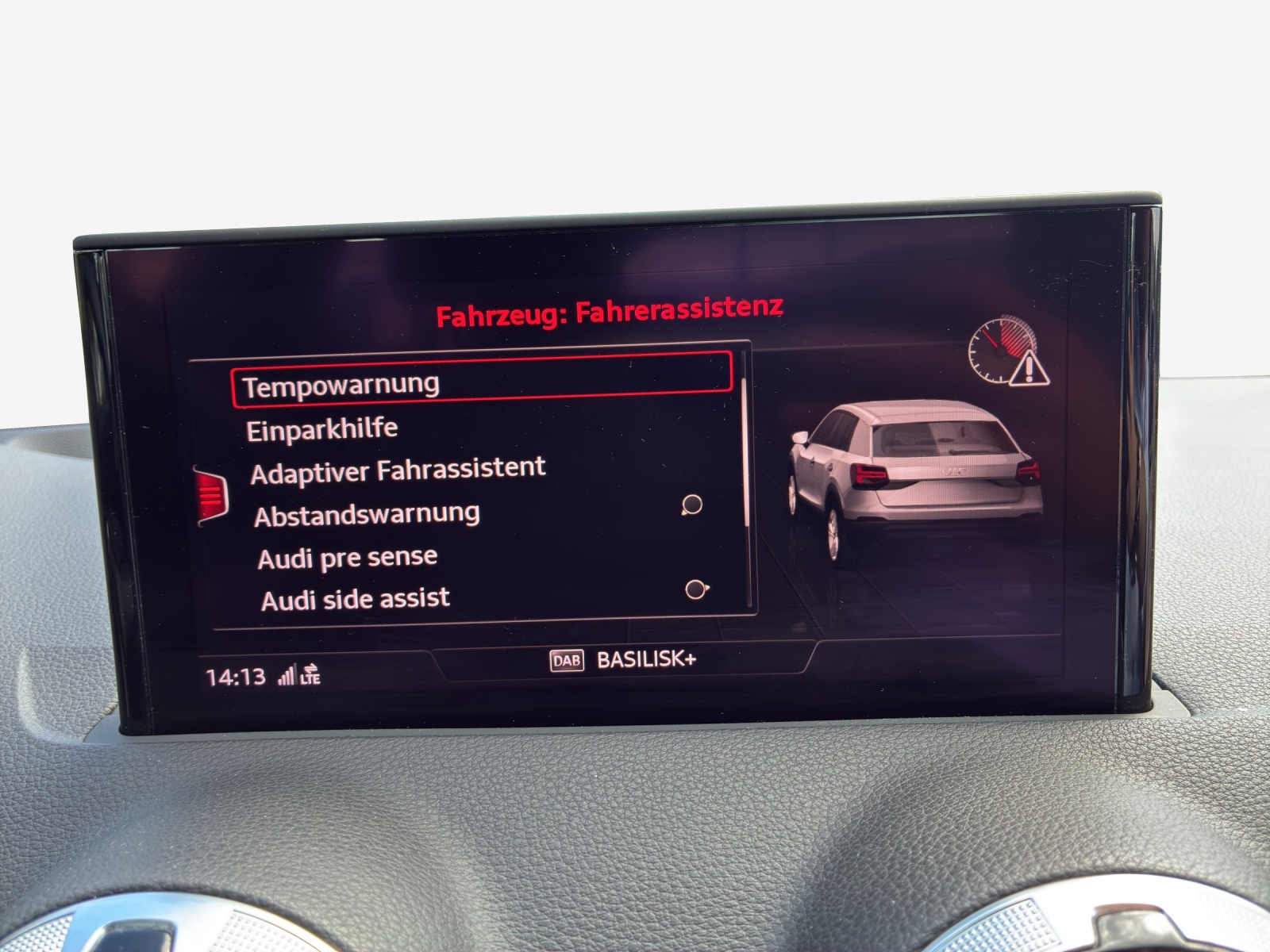 AUDI Q2 35 TFSI S line S-tronic-image-13
