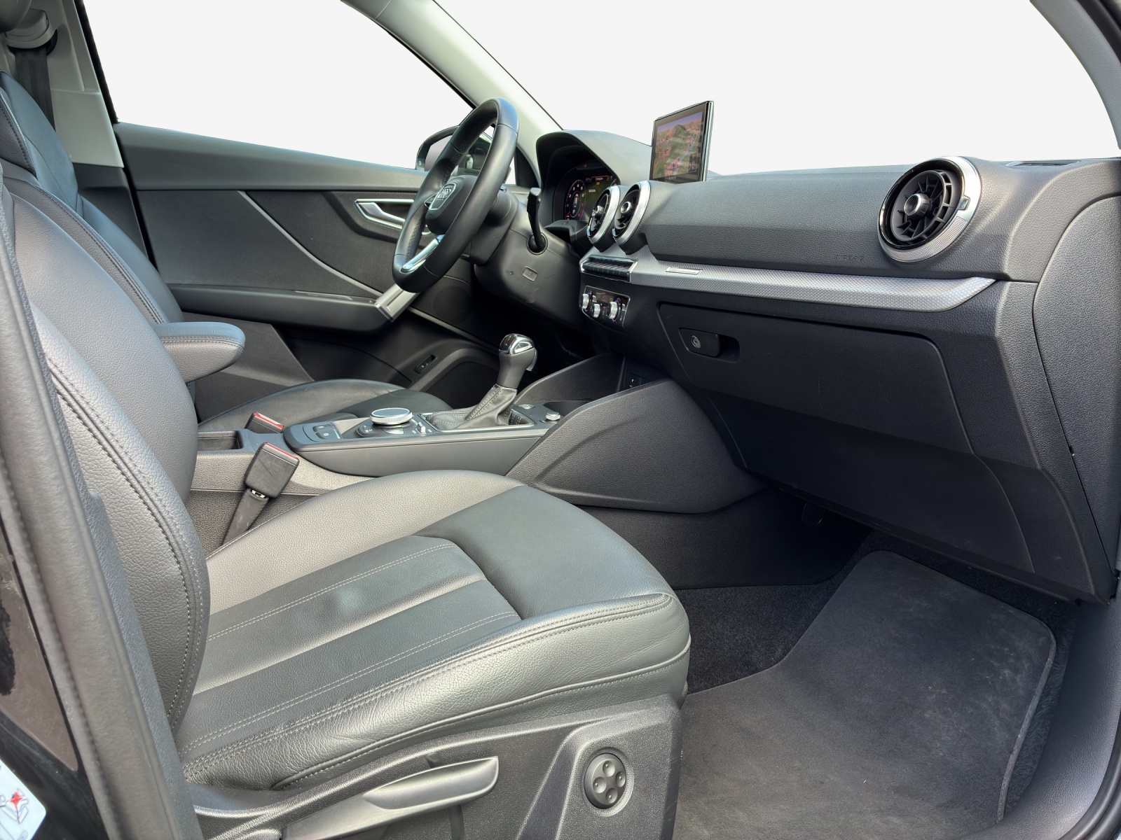 AUDI Q2 35 TFSI S line S-tronic-image-14