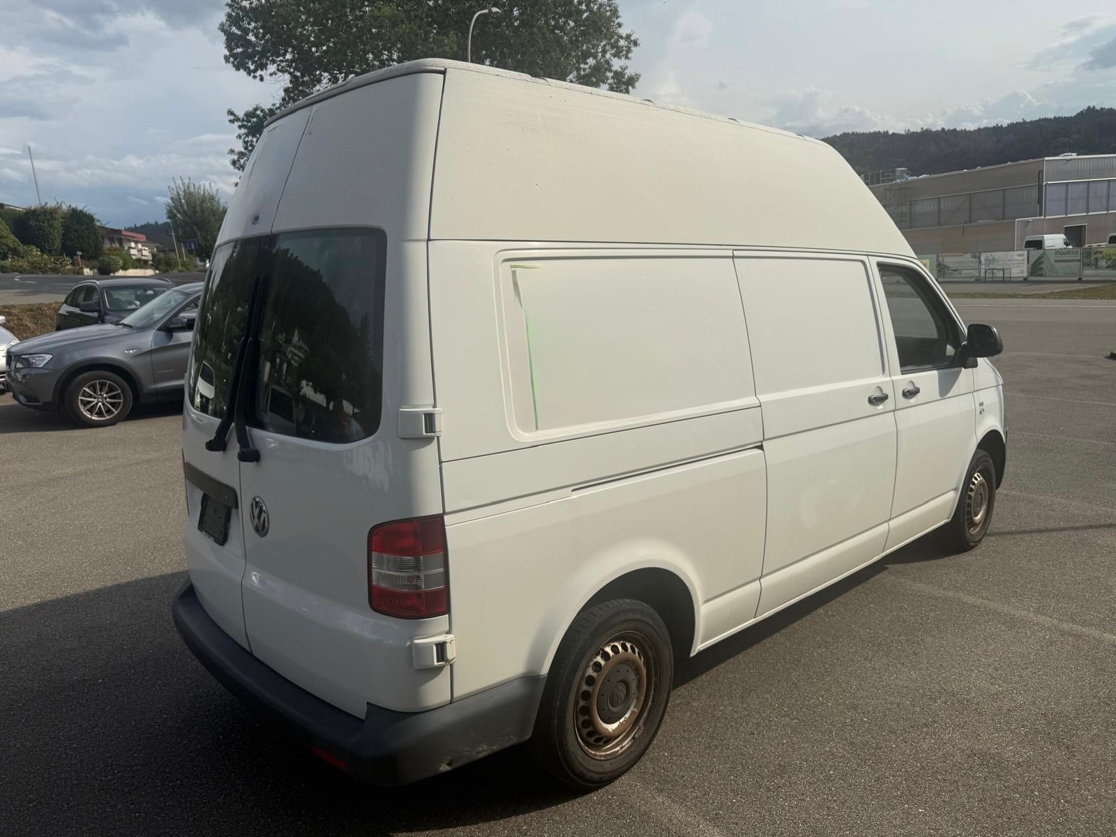 VW T5 2.0 TDI-showroom-element-3