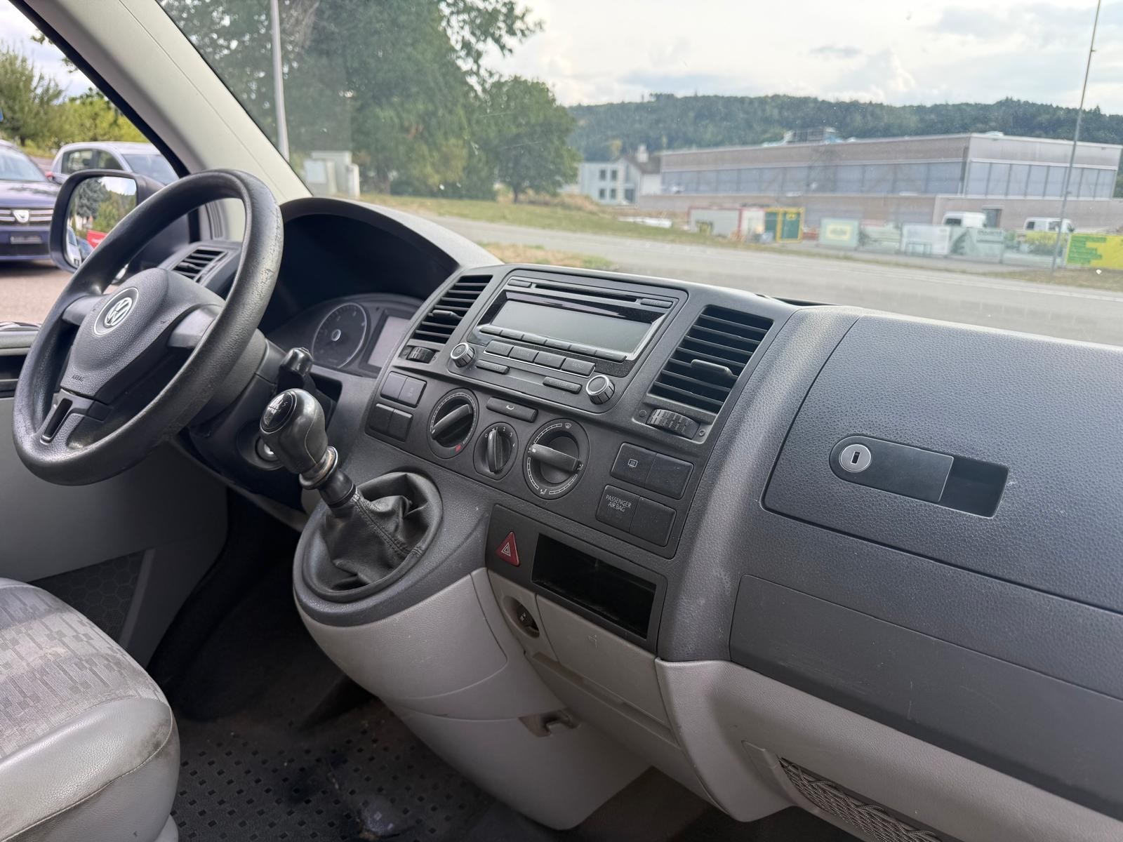 VW T5 2.0 TDI-image-8