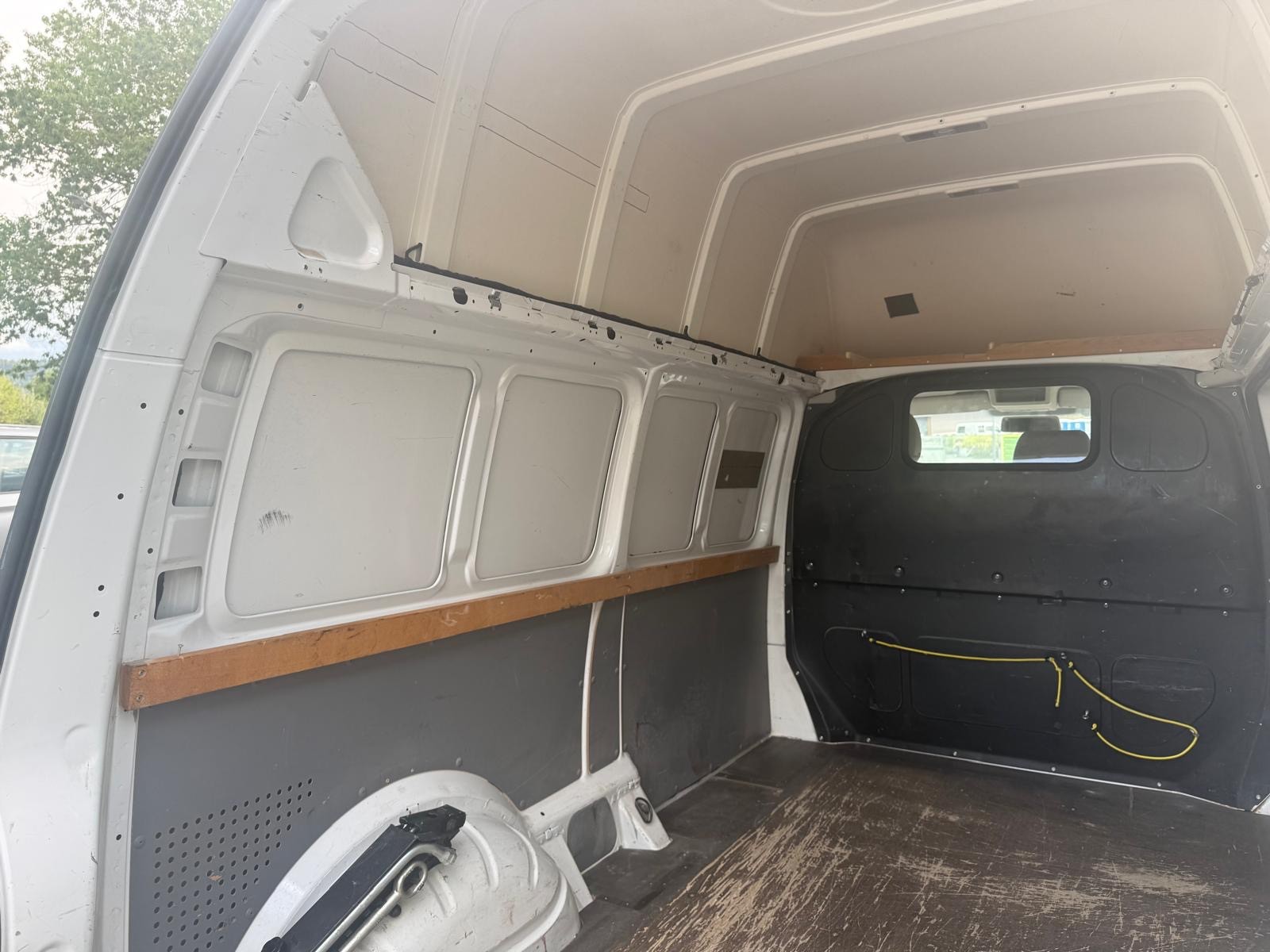 VW T5 2.0 TDI-image-16