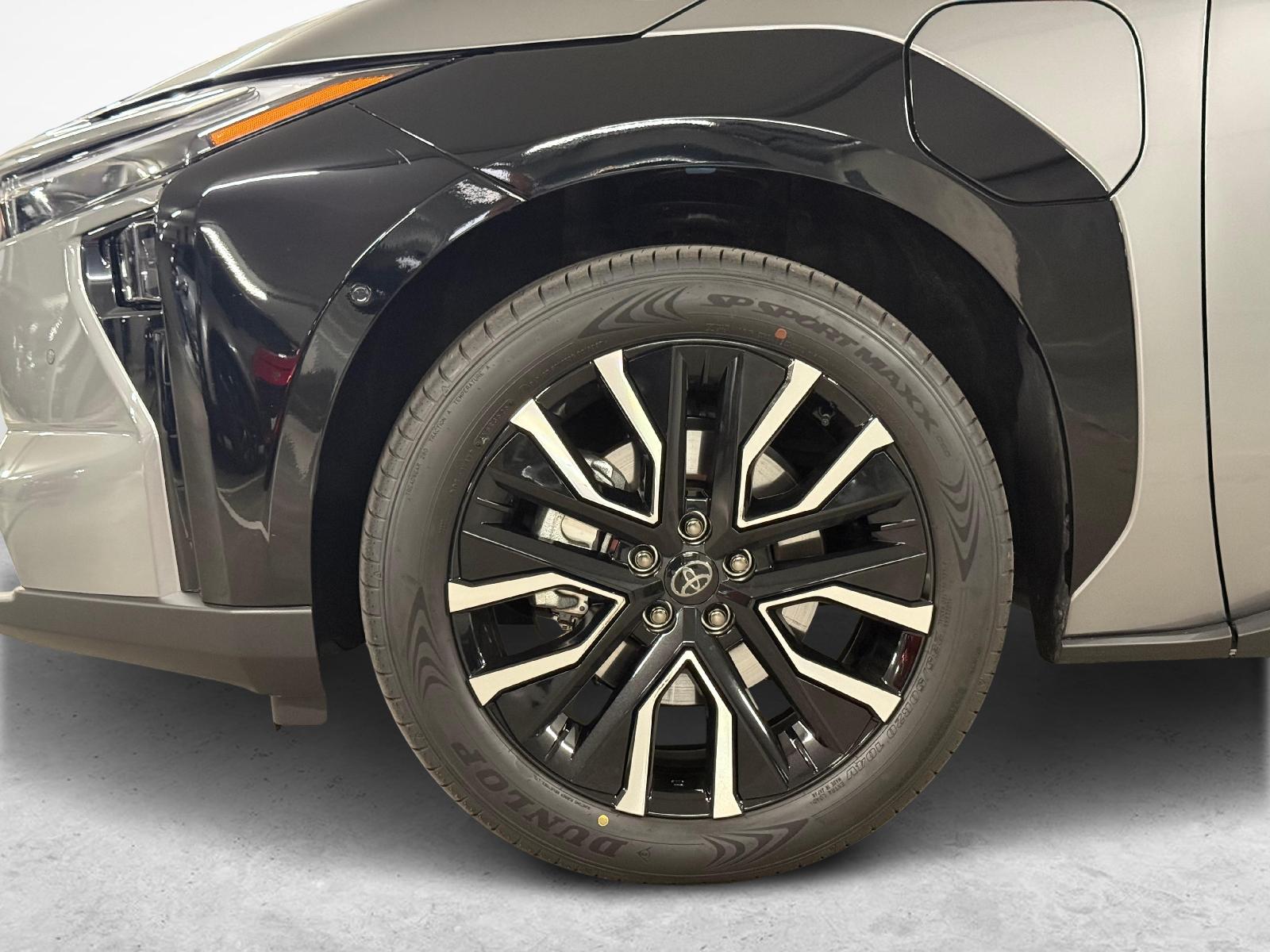 TOYOTA bZ4X Premium AWD-image-8