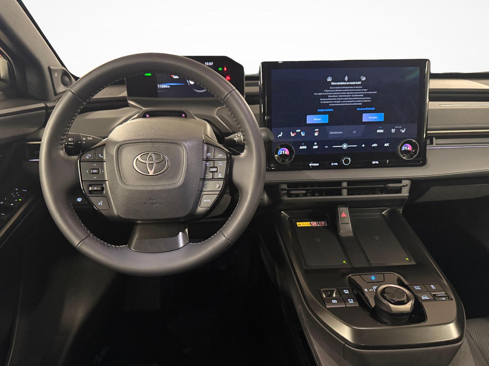 TOYOTA bZ4X Premium AWD-image-12