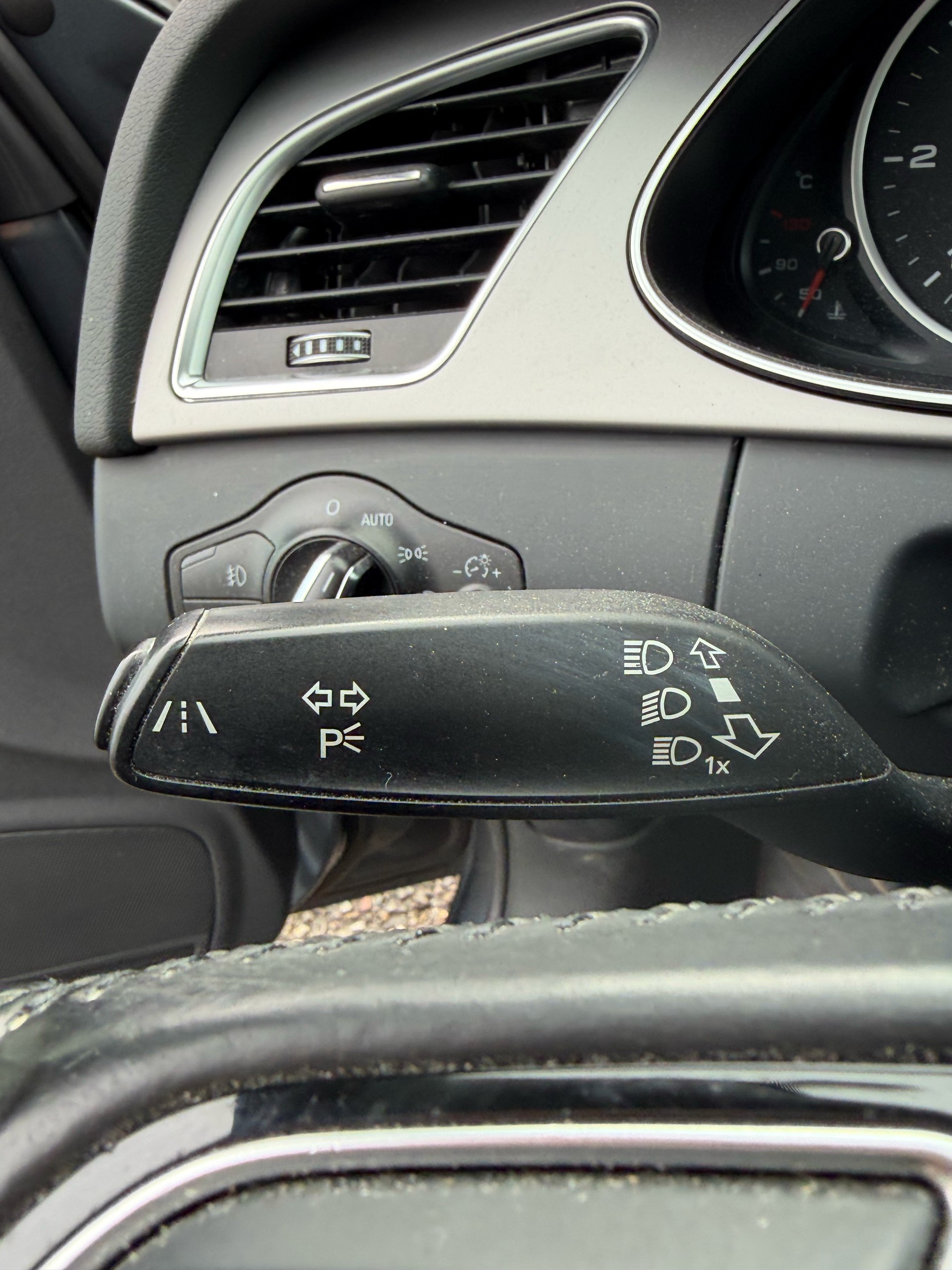 AUDI A4 Avant 3.0 TDI quattro S-tronic-image-14