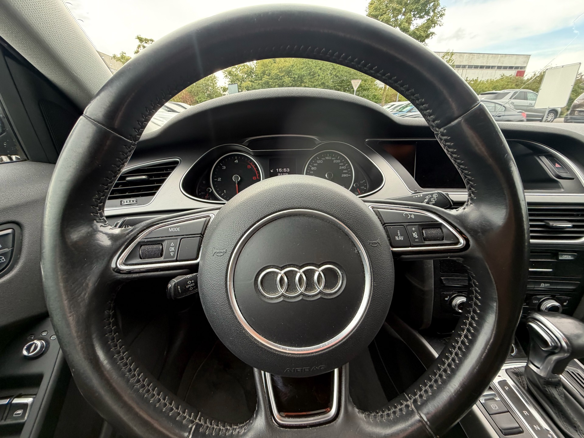 AUDI A4 Avant 3.0 TDI quattro S-tronic-image-12