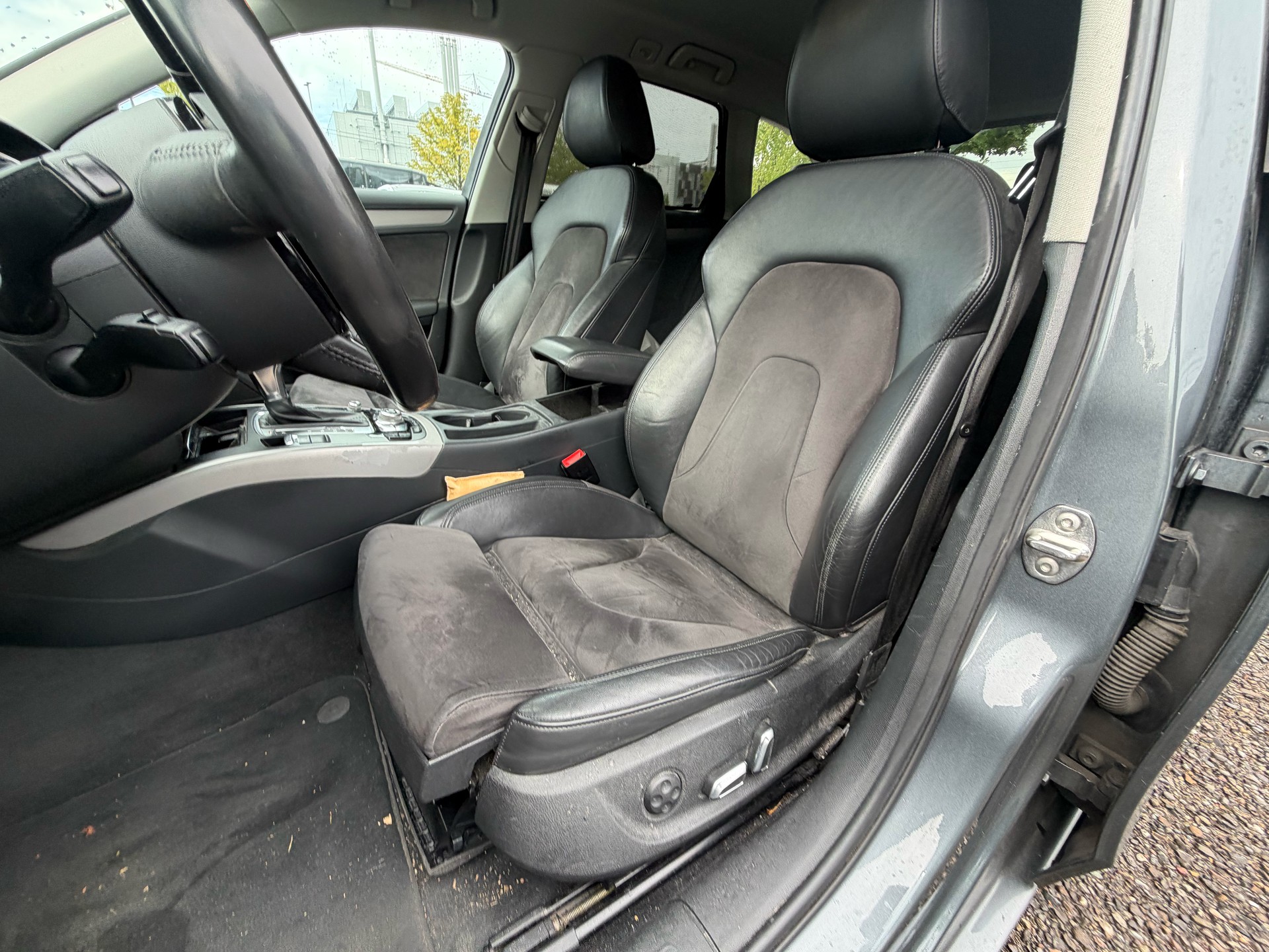 AUDI A4 Avant 3.0 TDI quattro S-tronic-image-8