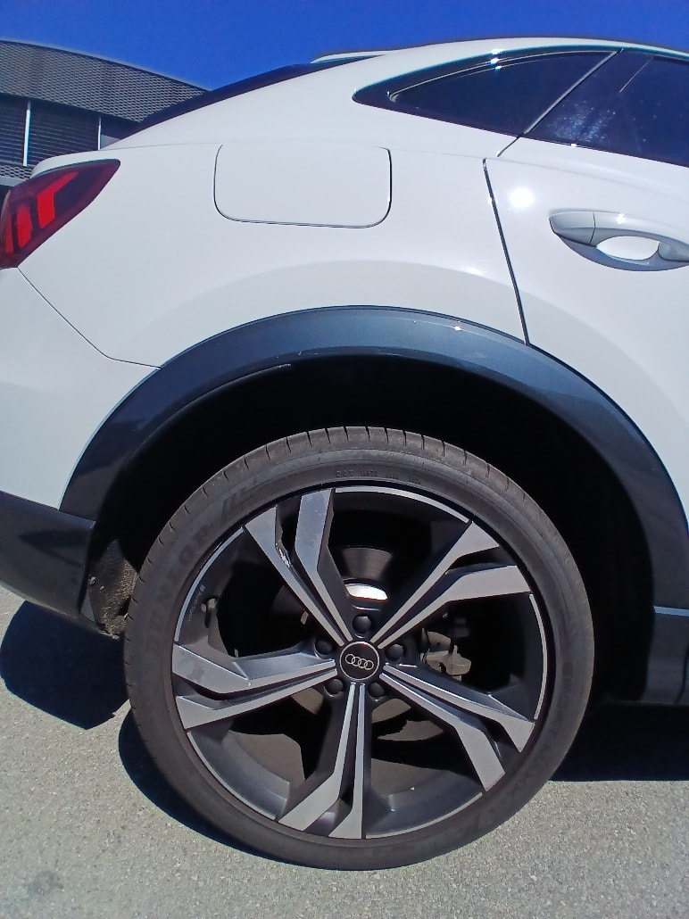 AUDI Q3 Sportback 40 TFSI S line quattro S-tronic-image-12