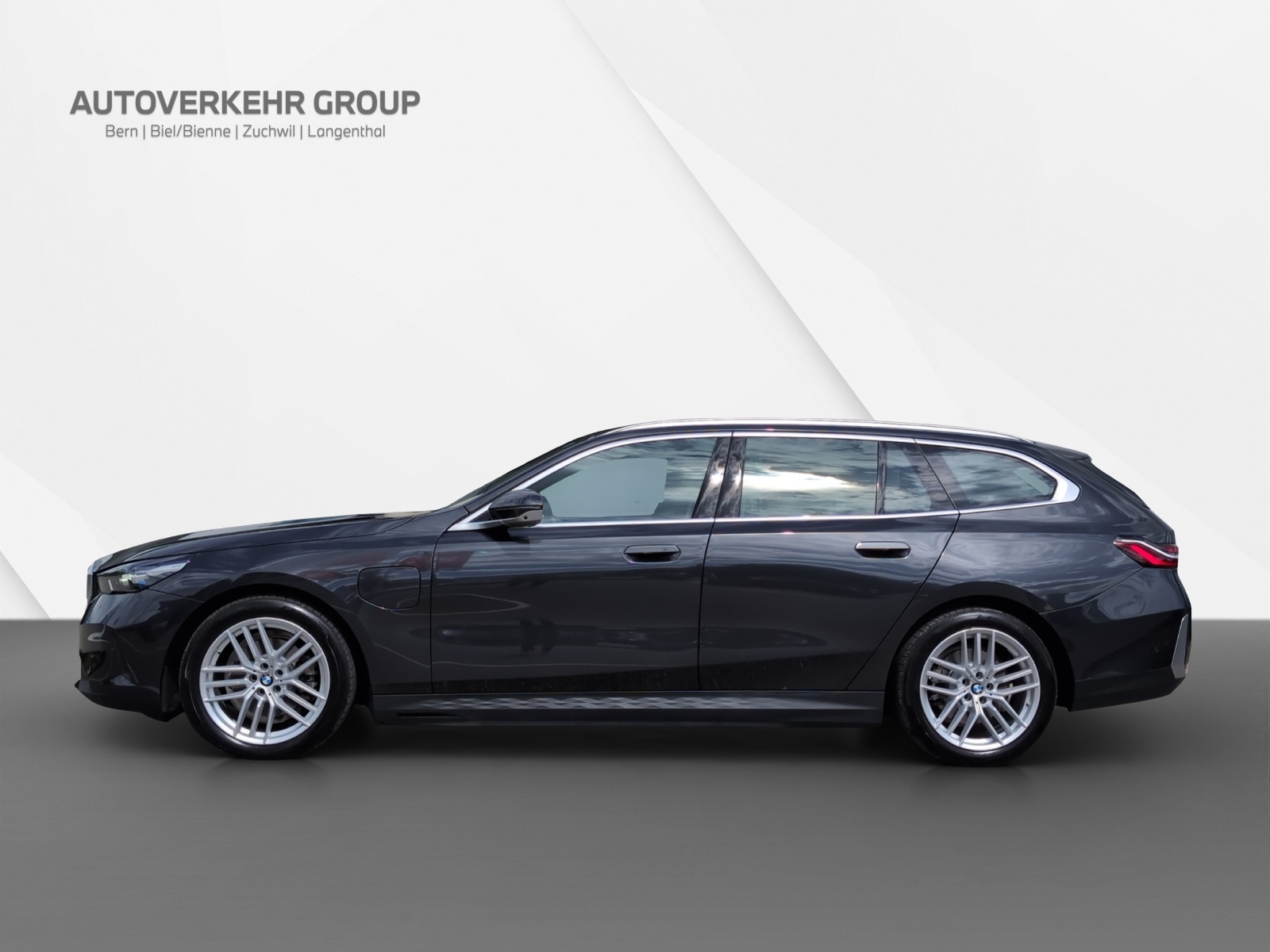 BMW 530e Touring Steptronic-image-2
