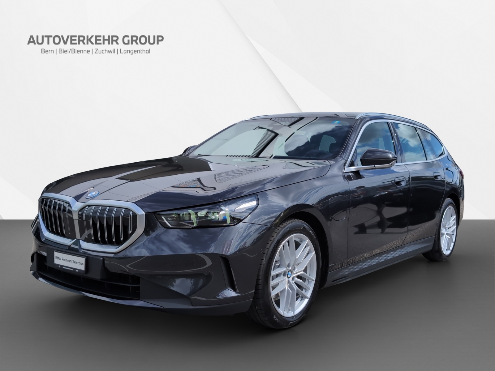 BMW 530e Touring Steptronic-image-0