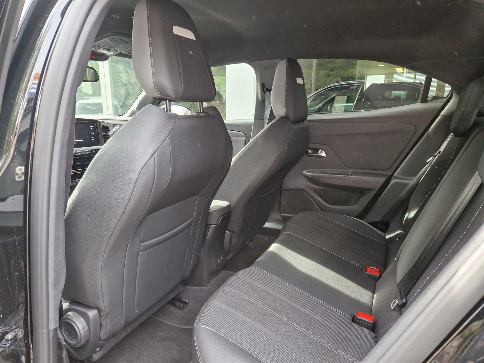 OPEL Mokka 1.2 T 130 Elegance Blitz-image-8