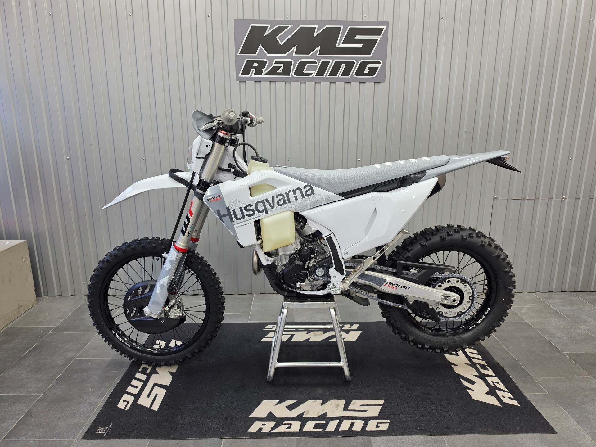 HUSQVARNA FE 350 Pro-showroom-element-1
