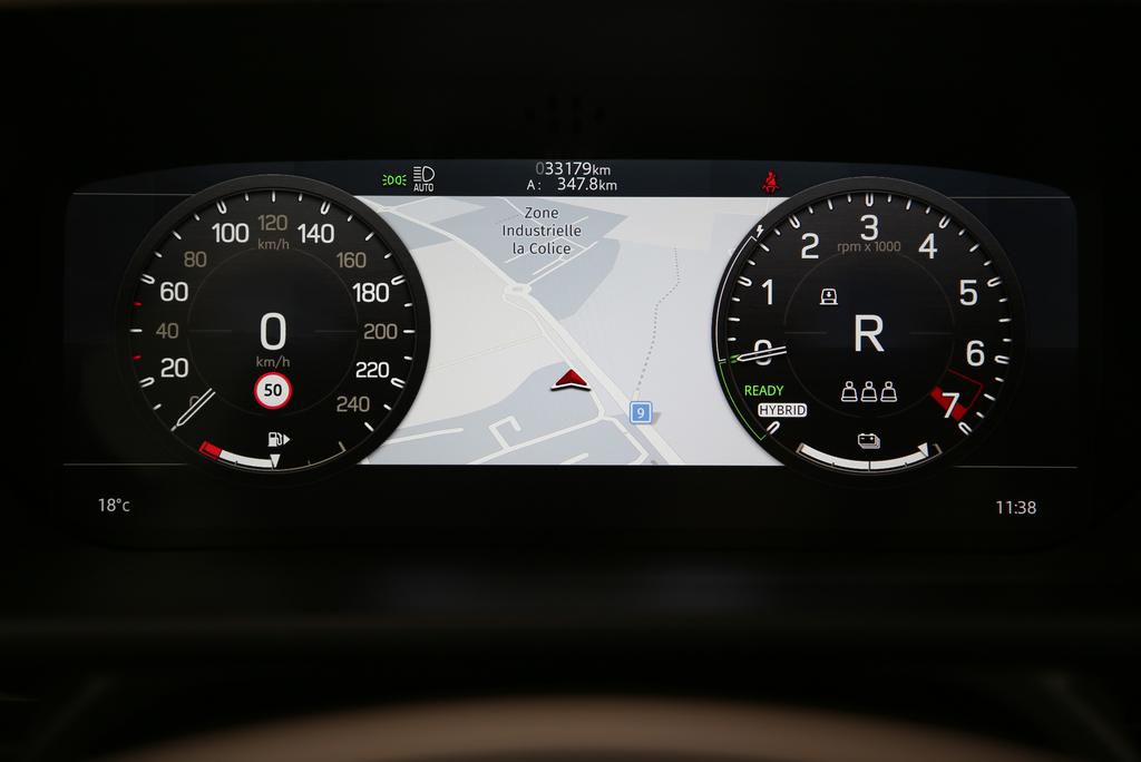 LAND ROVER Defender 110 2.0 P400e HSE-image-18