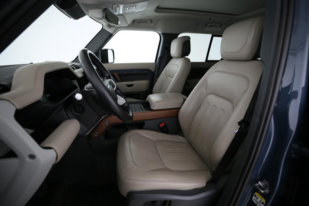 LAND ROVER Defender 110 2.0 P400e HSE-image-3