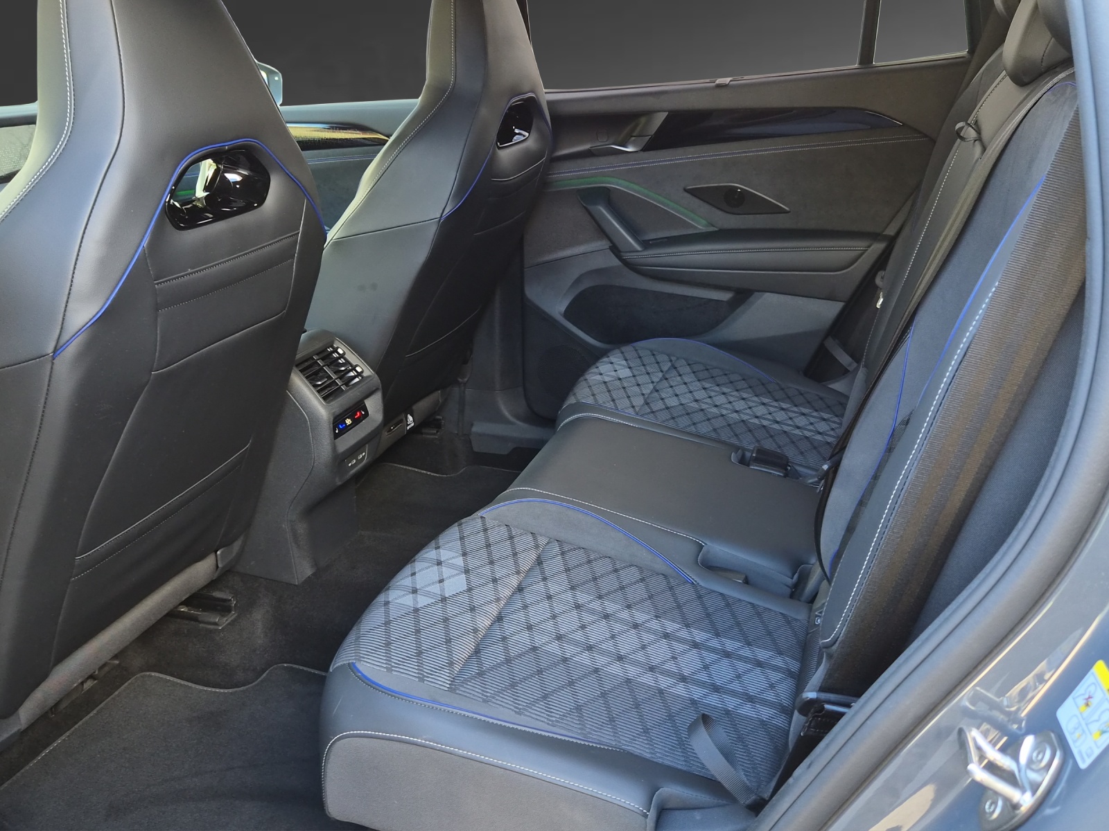 VW Tayron 2.0 TSI R-Line DSG 4Motion-image-6