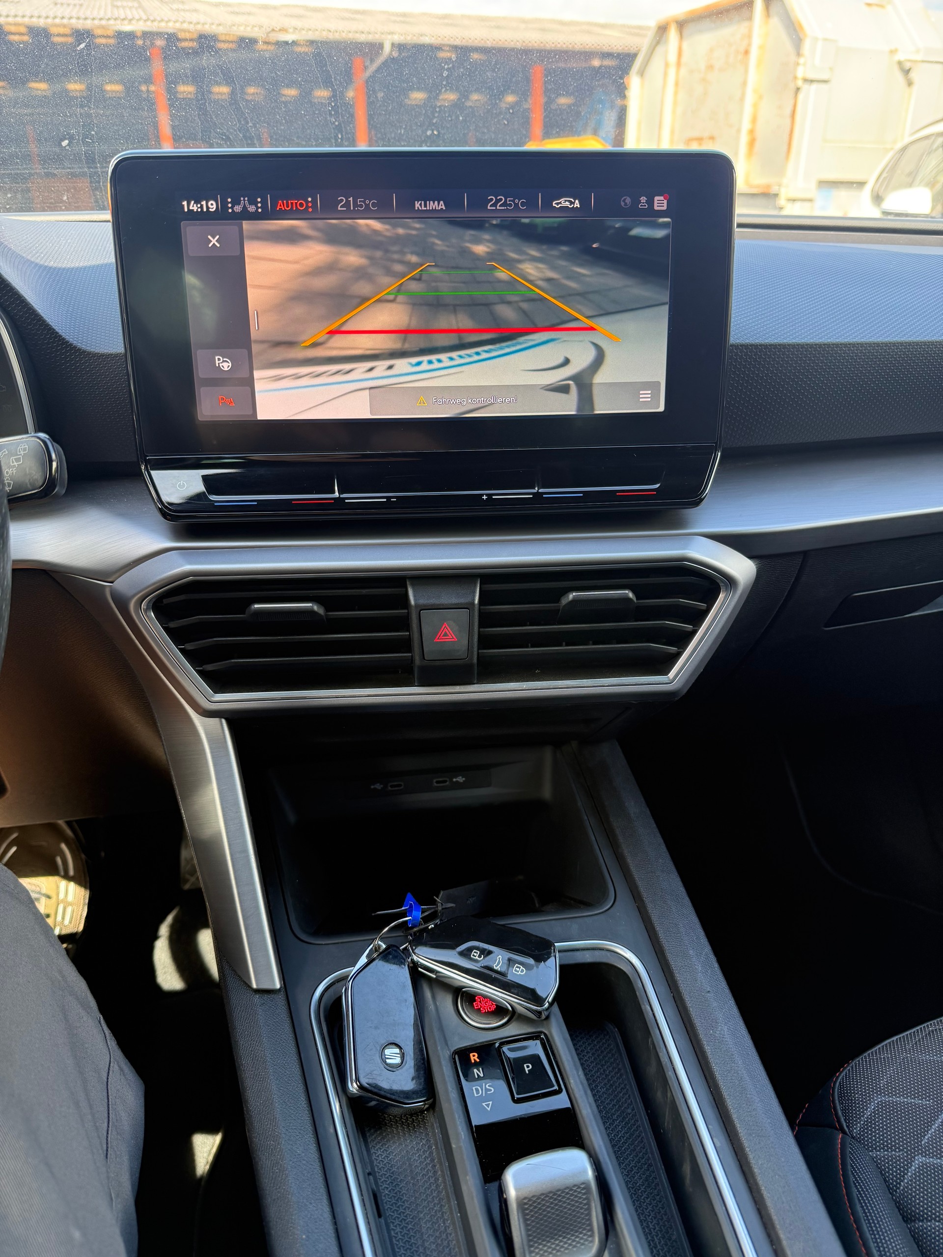 SEAT Leon ST 1.5 eTSI mHEV DSG FR-image-26