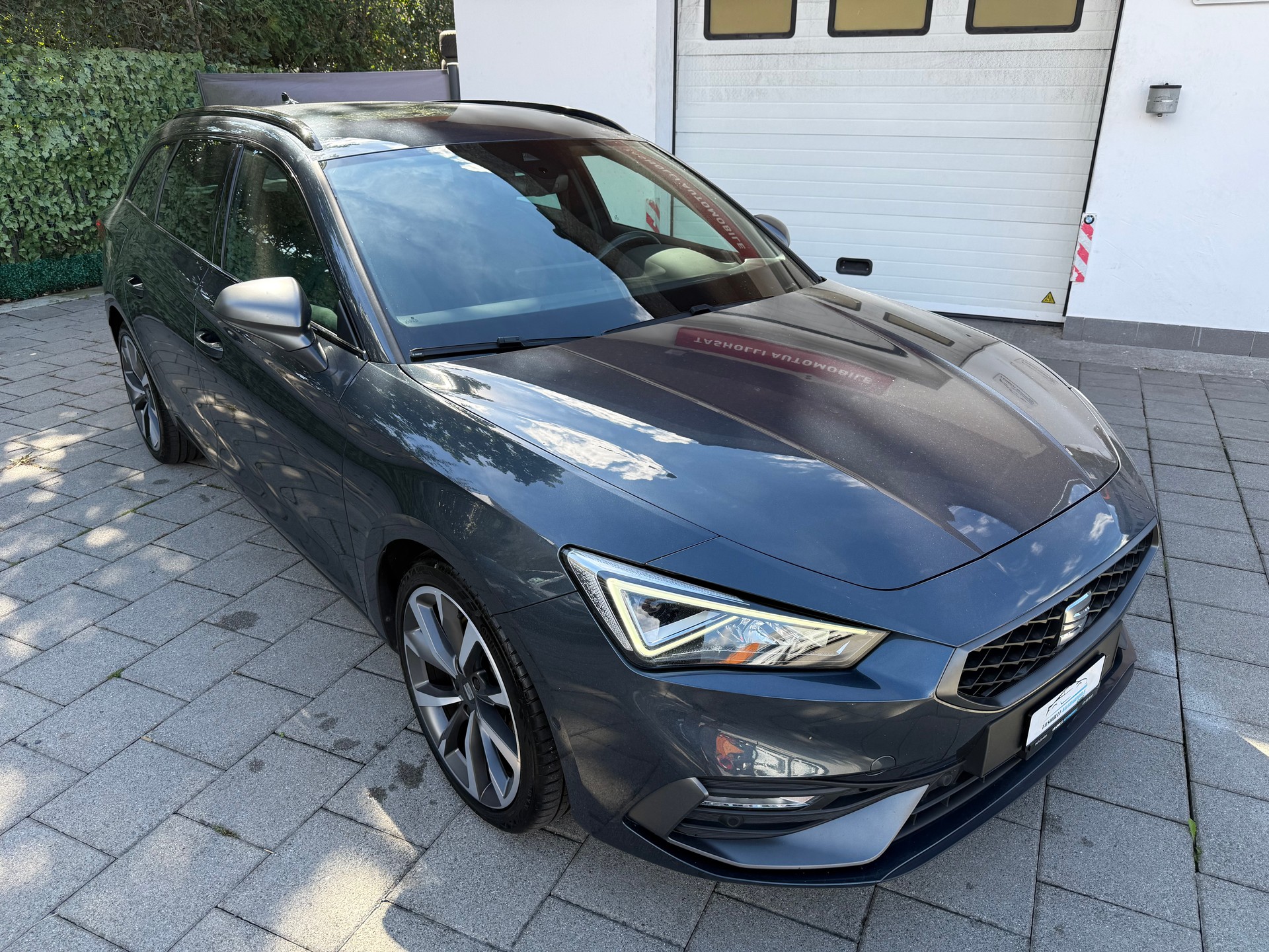 SEAT Leon ST 1.5 eTSI mHEV DSG FR-image-11