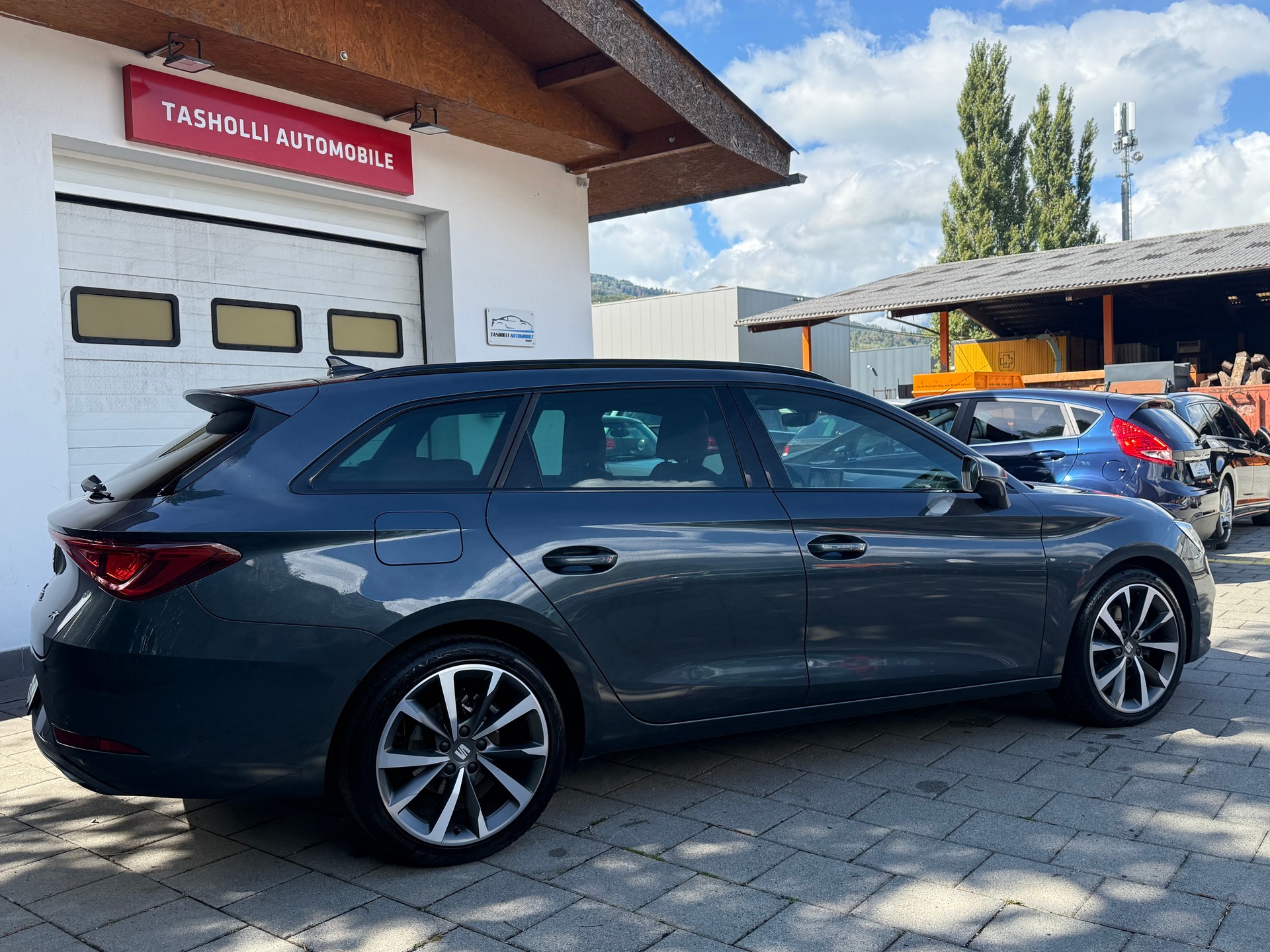 SEAT Leon ST 1.5 eTSI mHEV DSG FR-image-8