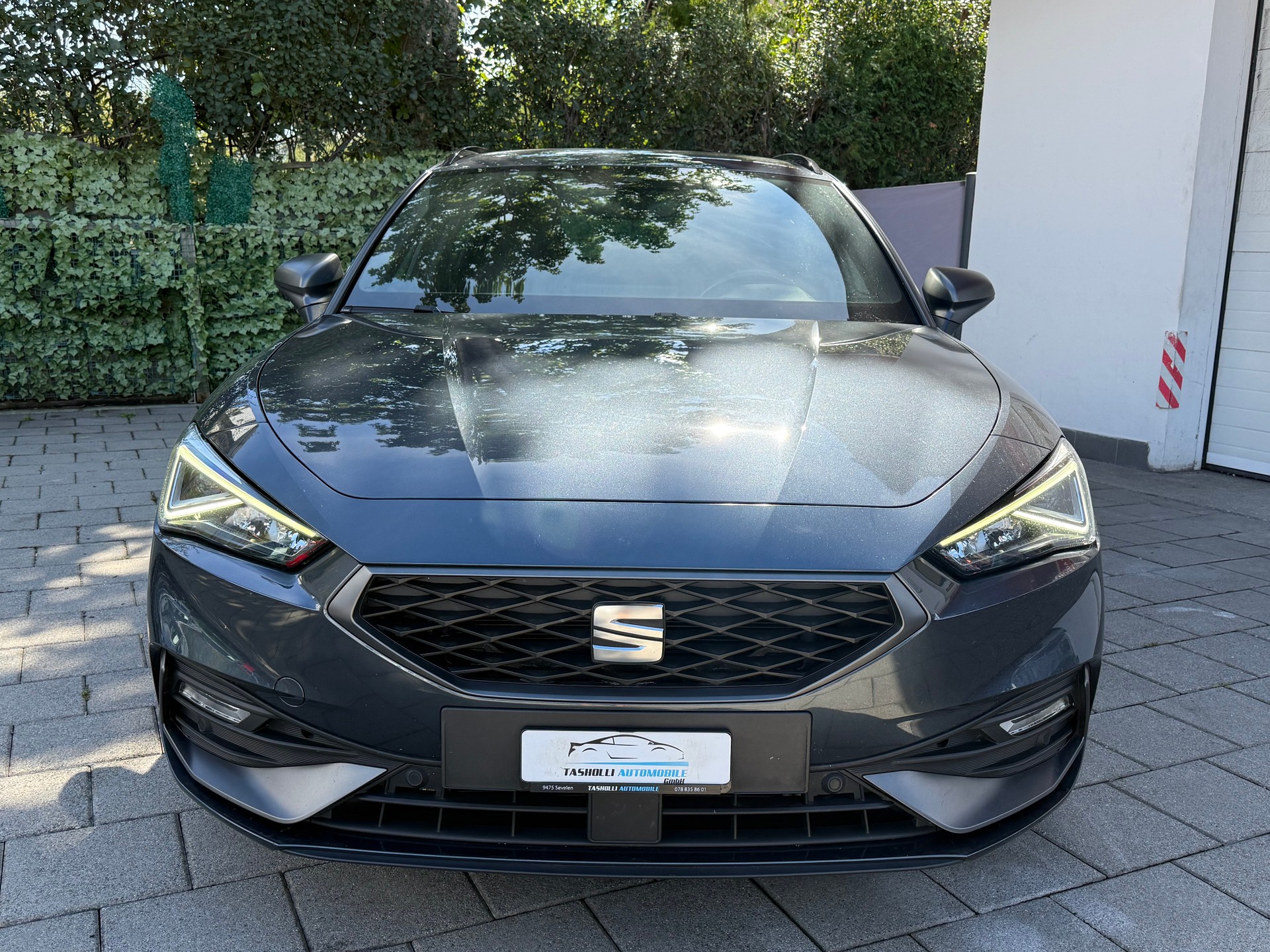 SEAT Leon ST 1.5 eTSI mHEV DSG FR-image-2