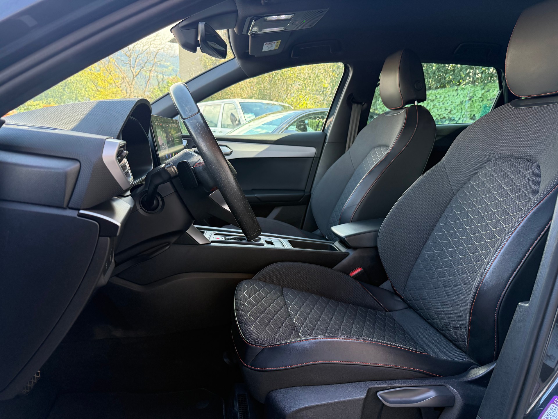 SEAT Leon ST 1.5 eTSI mHEV DSG FR-image-19