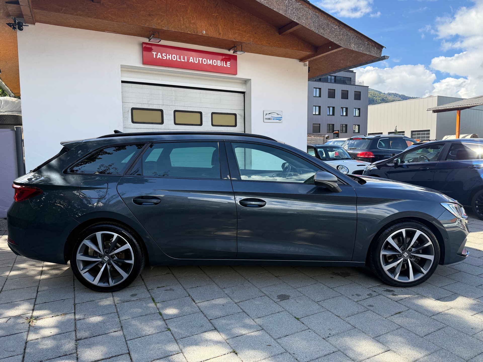 SEAT Leon ST 1.5 eTSI mHEV DSG FR-image-9