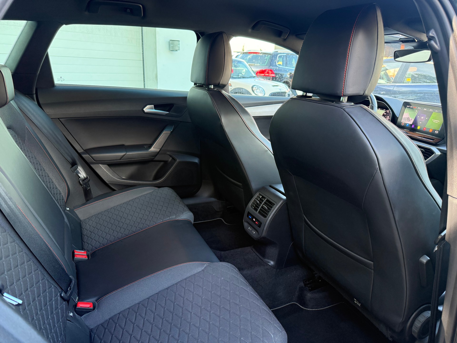 SEAT Leon ST 1.5 eTSI mHEV DSG FR-image-14