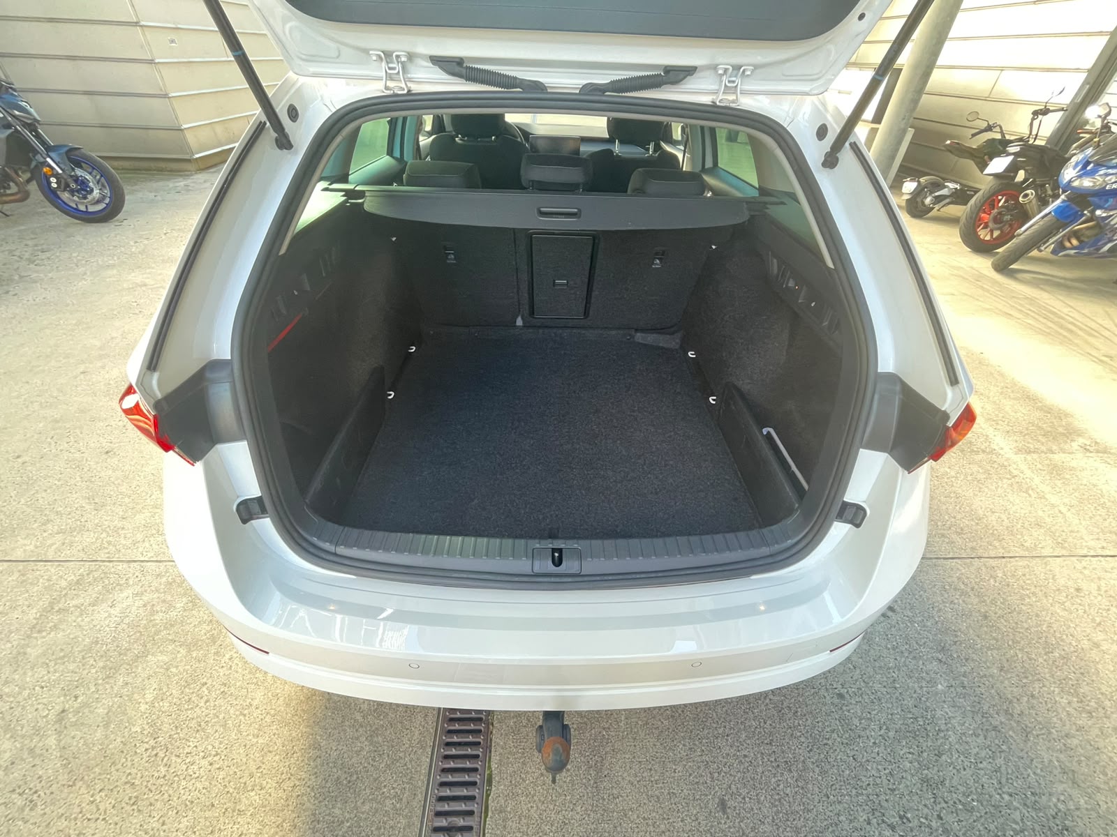 SKODA Octavia Combi 2.0 TDI DSG Ambition 4x4-image-16
