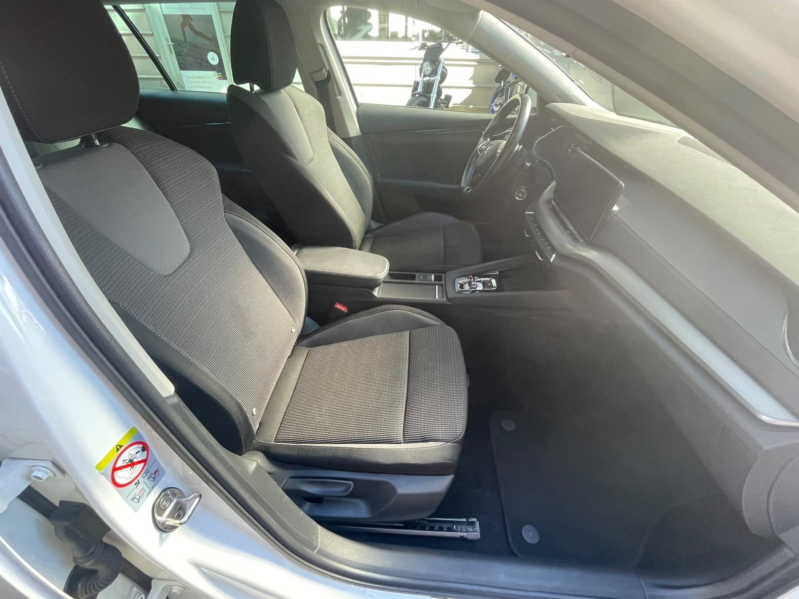 SKODA Octavia Combi 2.0 TDI DSG Ambition 4x4-image-14