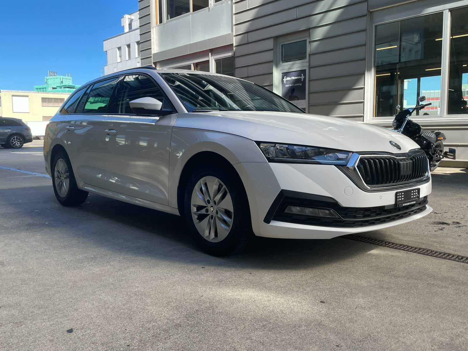 SKODA Octavia Combi 2.0 TDI DSG Ambition 4x4-image-6