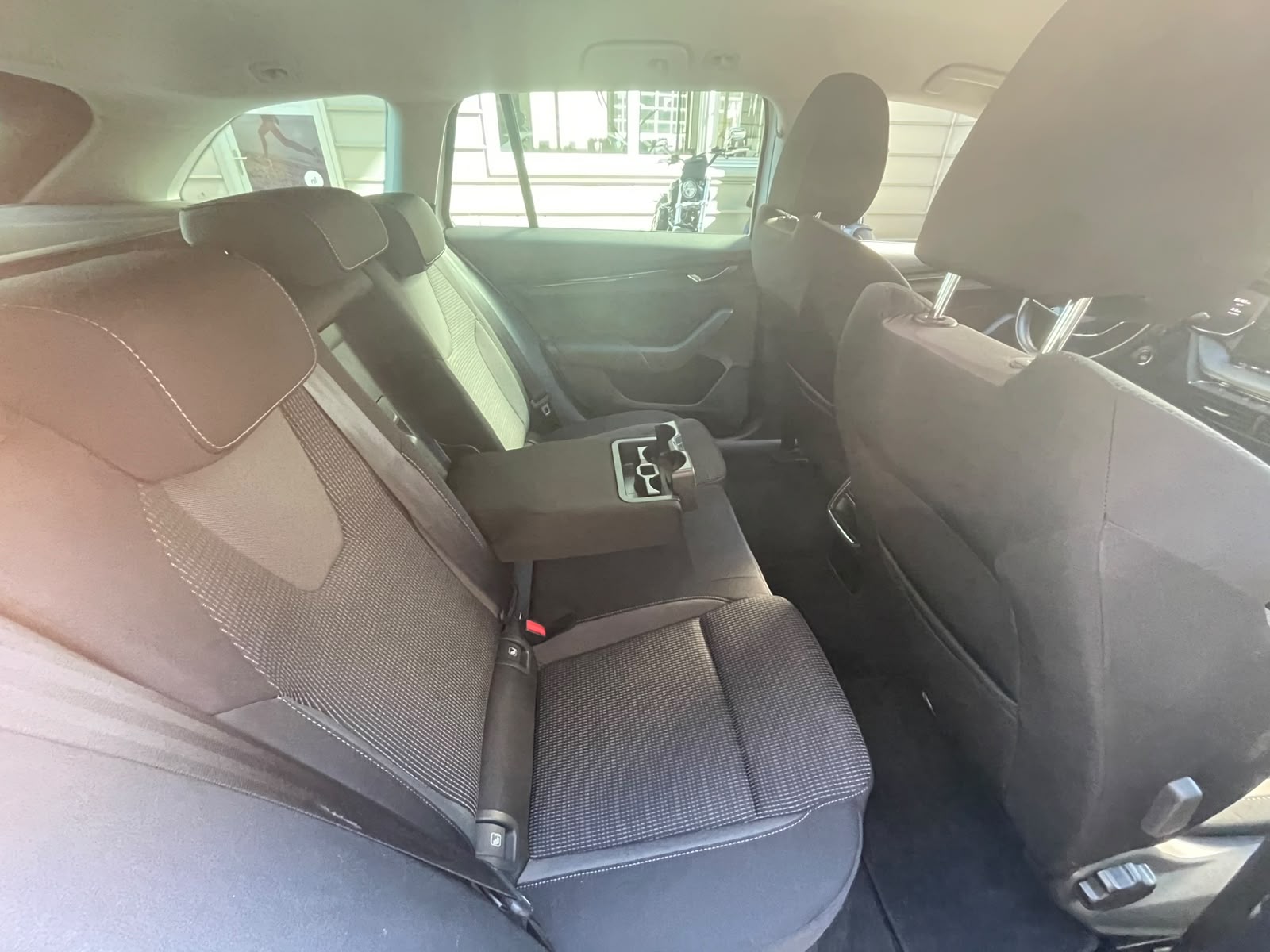SKODA Octavia Combi 2.0 TDI DSG Ambition 4x4-image-15