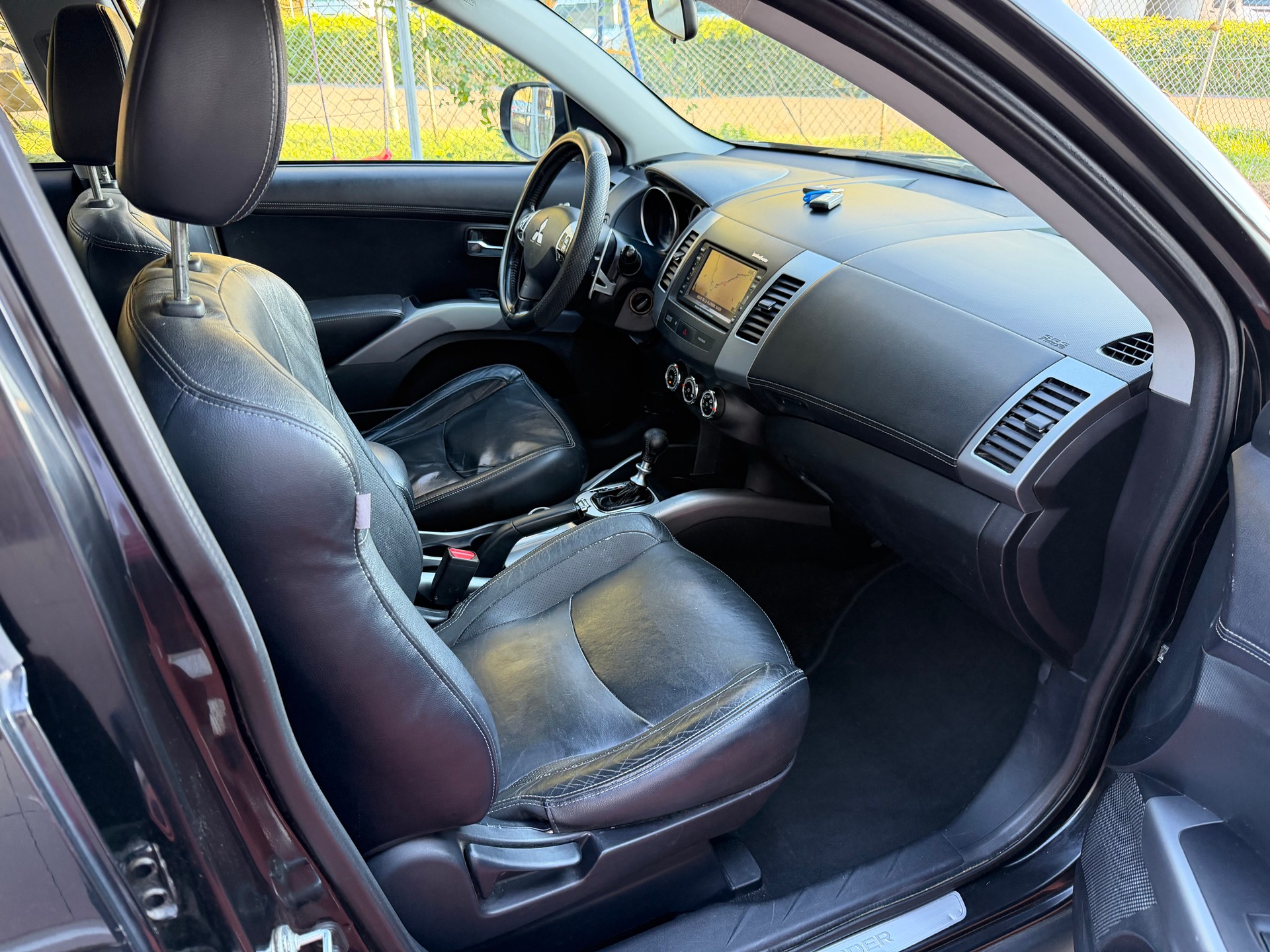 MITSUBISHI Outlander 2.2 DID Intense 4WD TC-SST-image-9