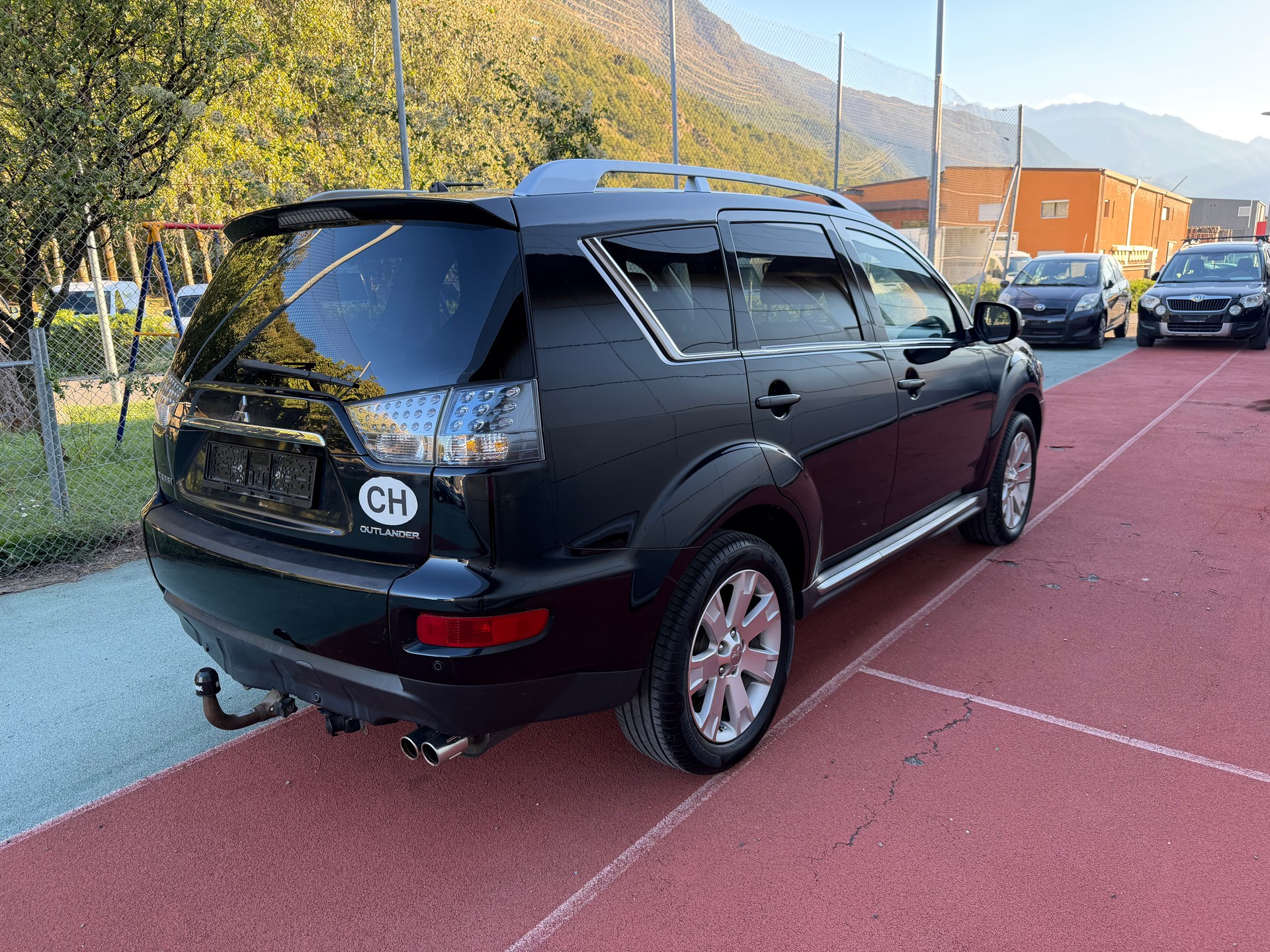 MITSUBISHI Outlander 2.2 DID Intense 4WD TC-SST-image-4
