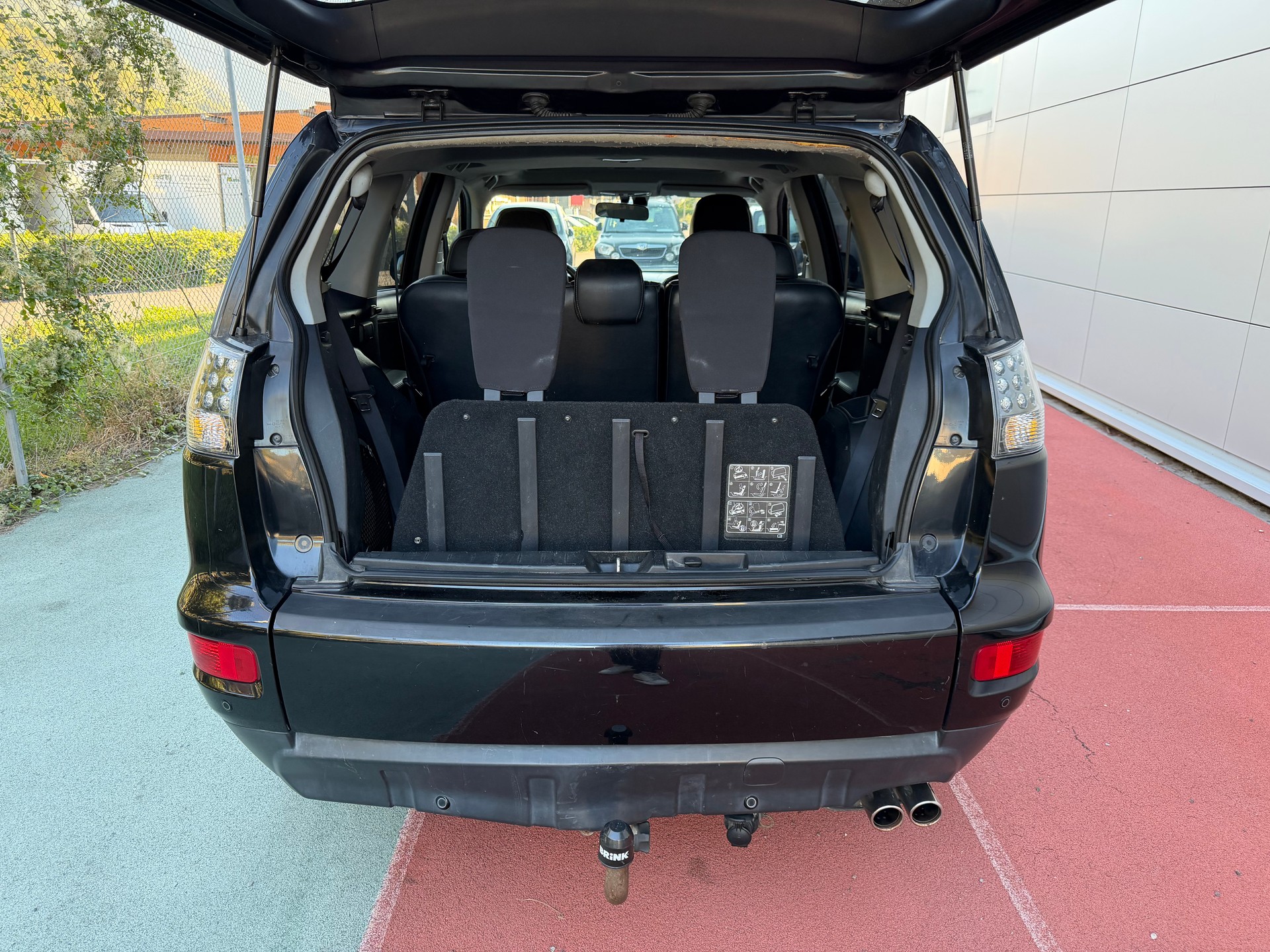 MITSUBISHI Outlander 2.2 DID Intense 4WD TC-SST-image-12