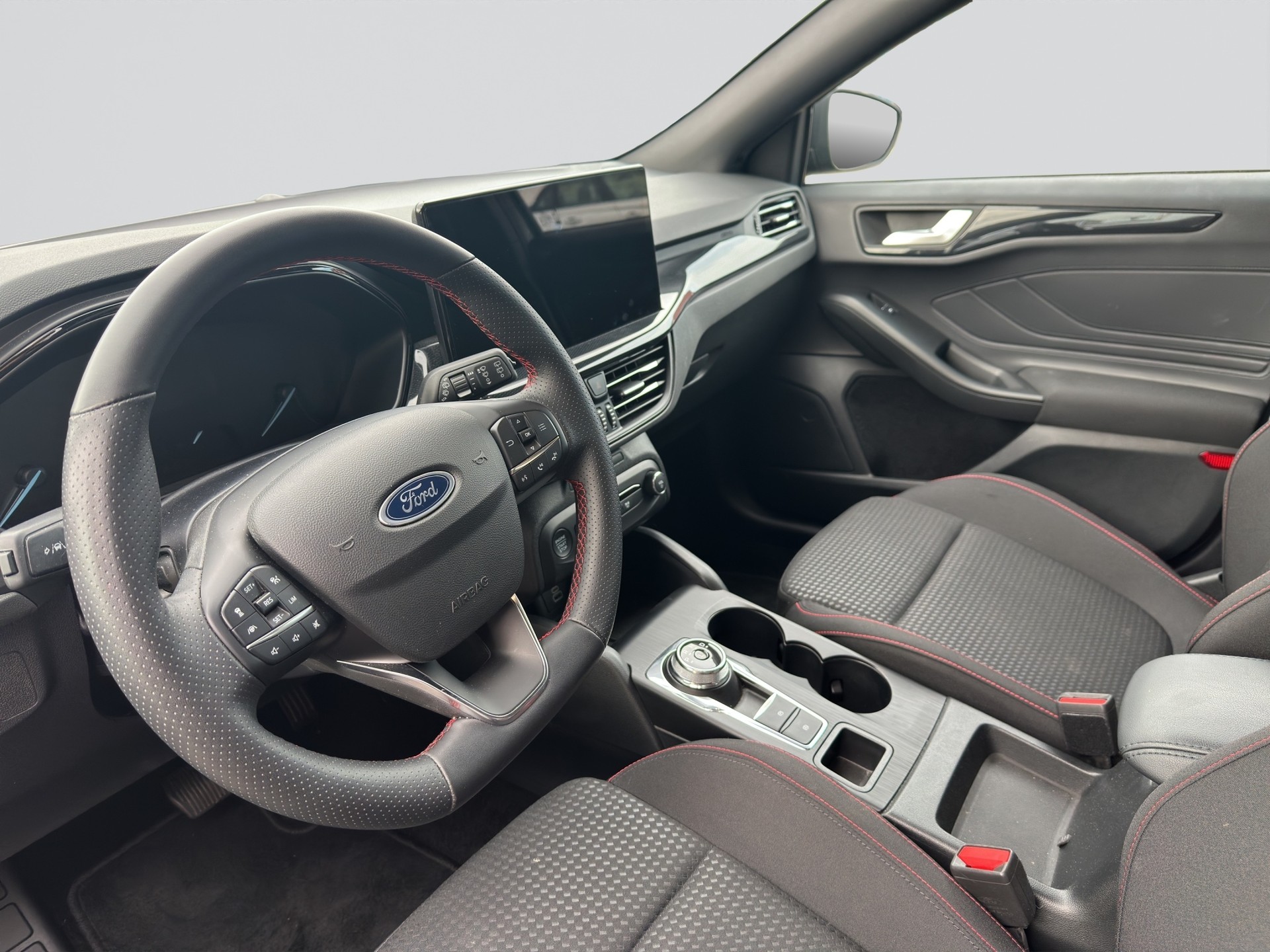 FORD Focus 1.5 TDCi EcoBlue ST-Line Automatic-image-6