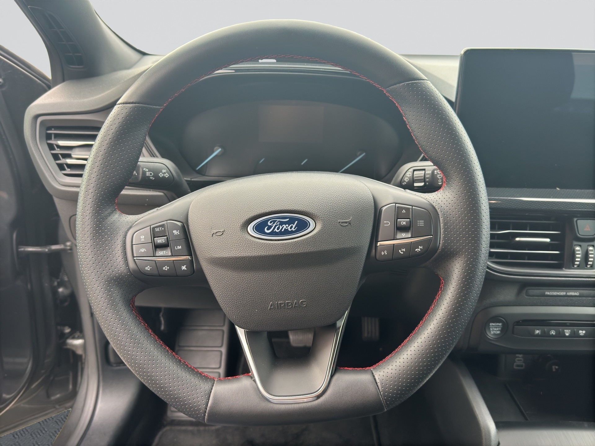 FORD Focus 1.5 TDCi EcoBlue ST-Line Automatic-image-7