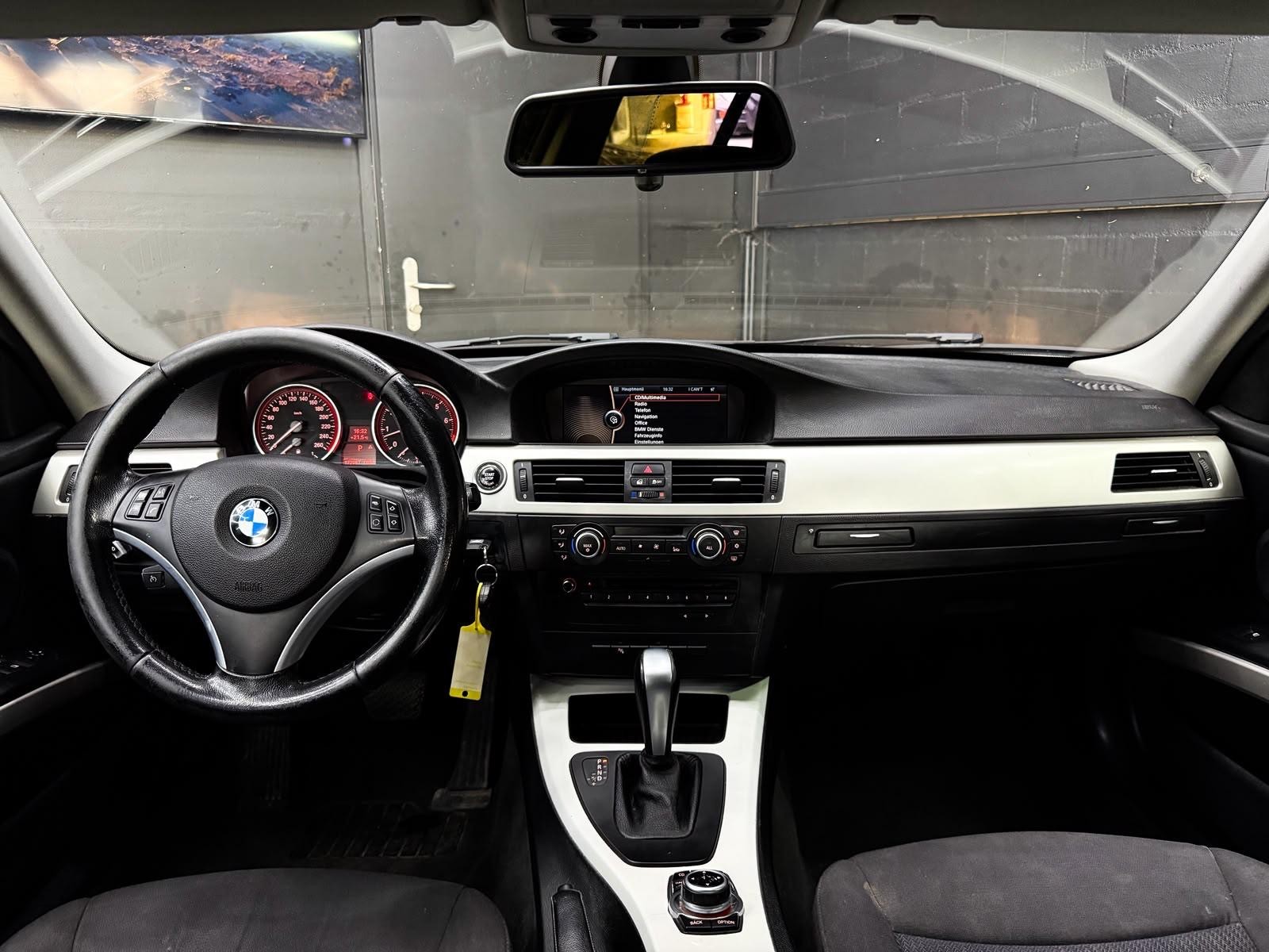 BMW 325i xDrive Touring Steptronic-image-9