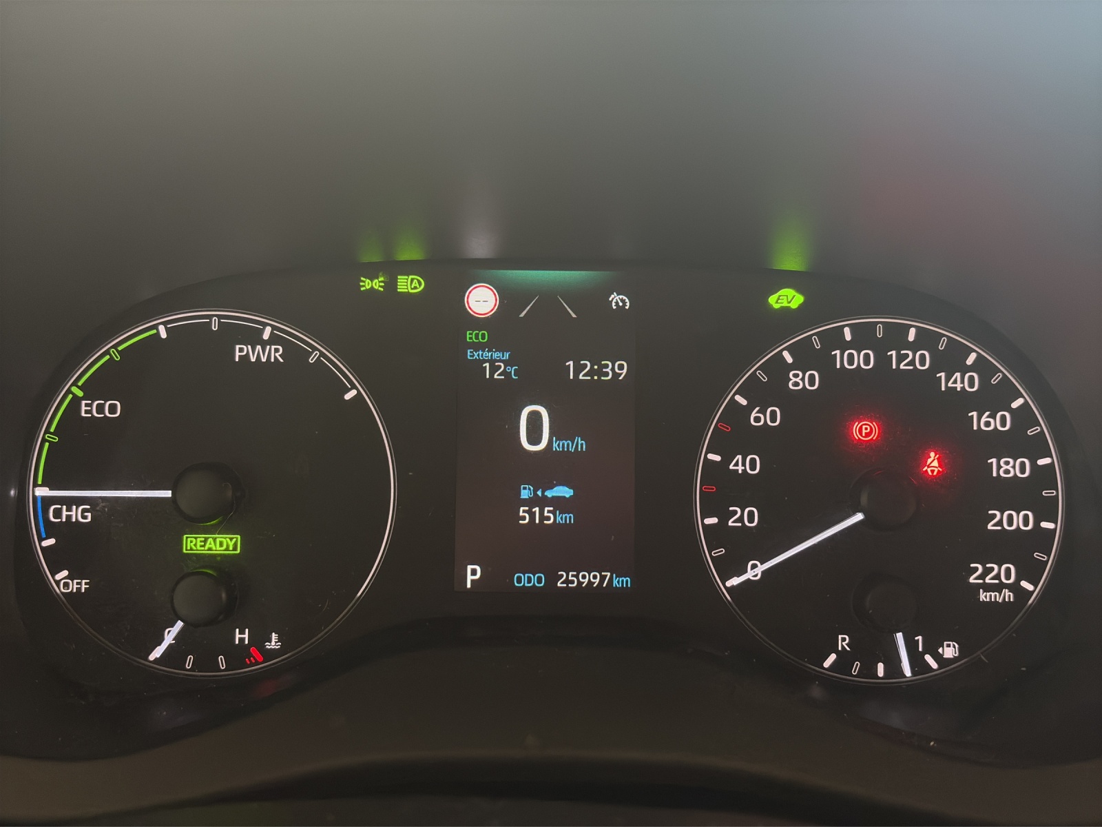 TOYOTA Yaris 1.5 Comfort e-CVT-image-12