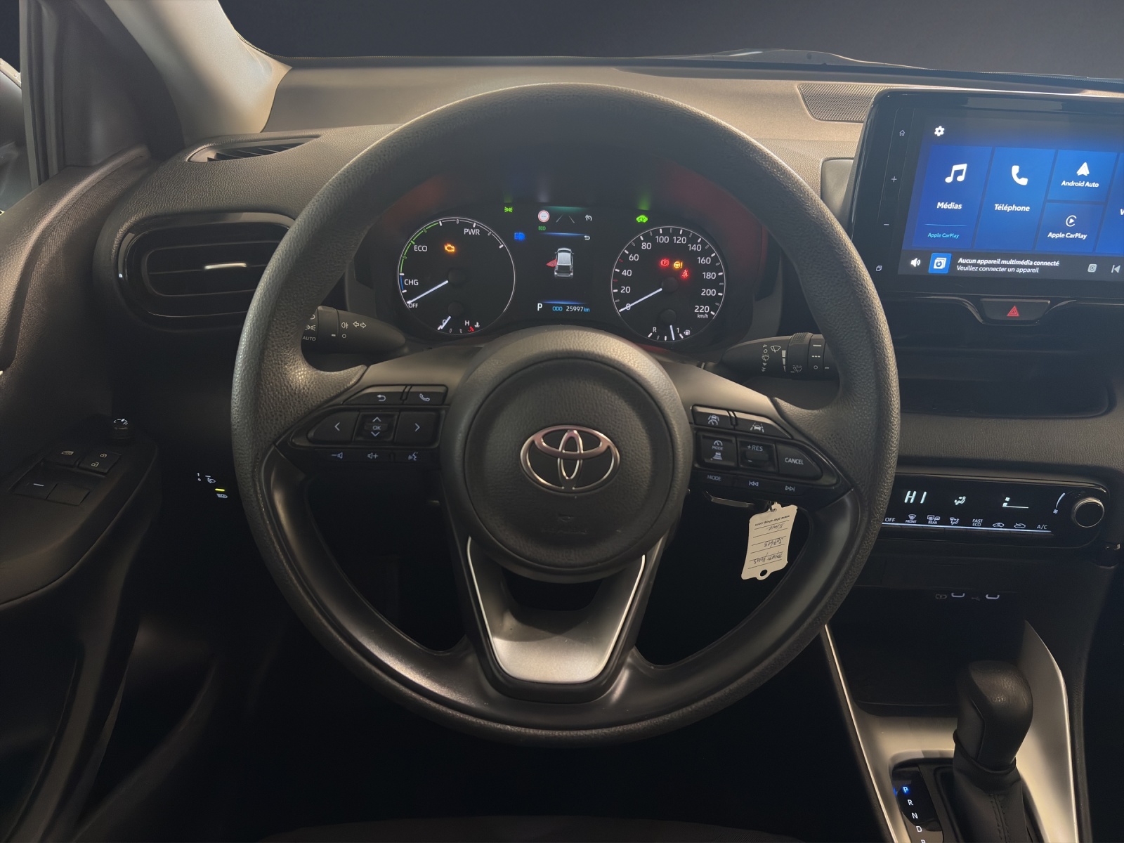 TOYOTA Yaris 1.5 Comfort e-CVT-image-13