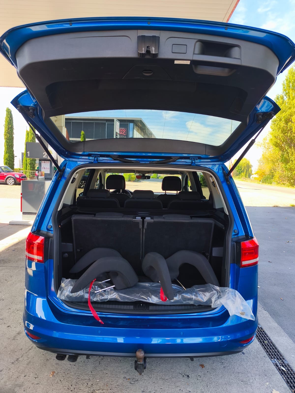 VW Touran 2.0 TDI BlueMotion Technology Highline-image-24