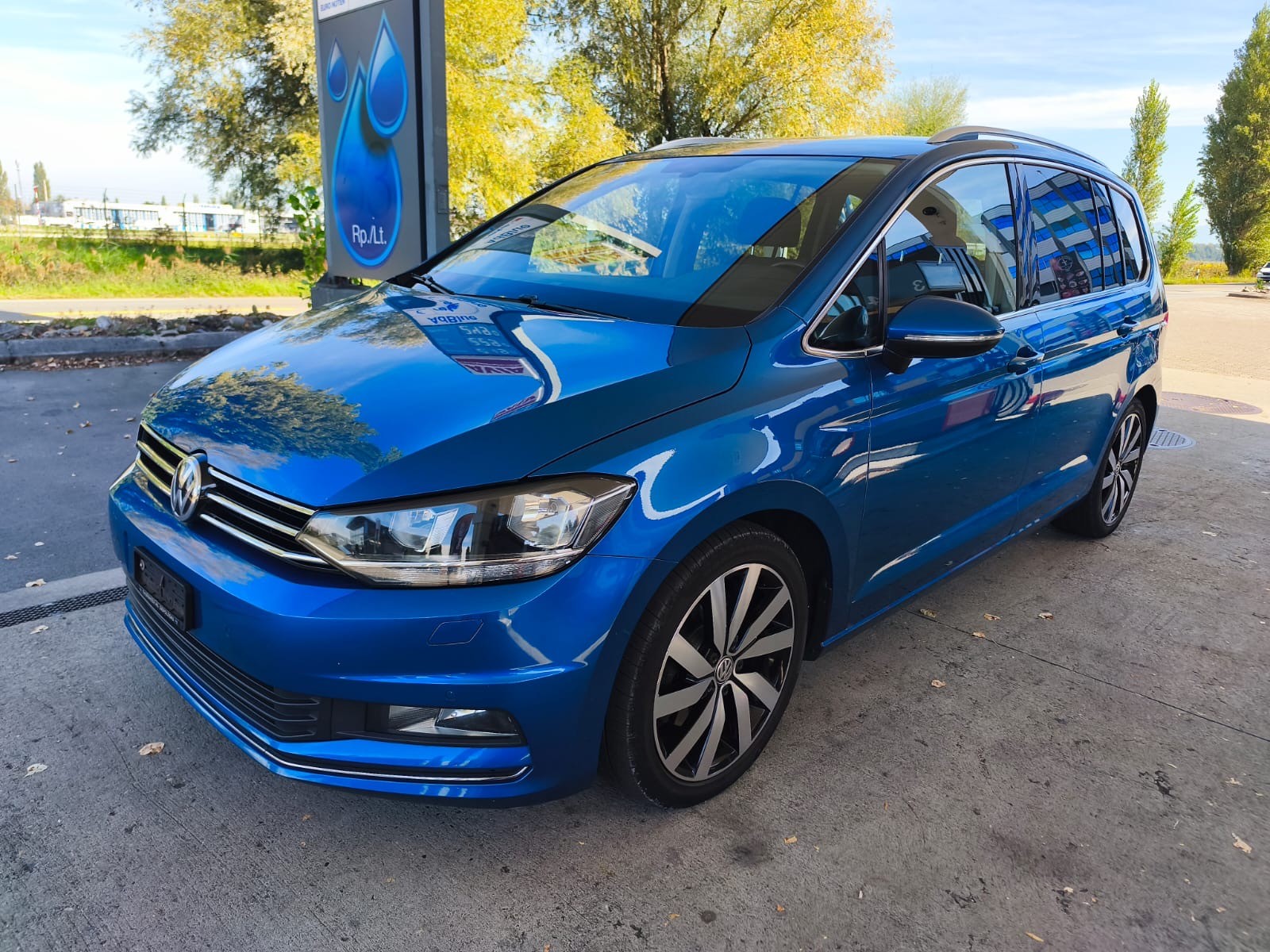 VW Touran 2.0 TDI BlueMotion Technology Highline-image-1