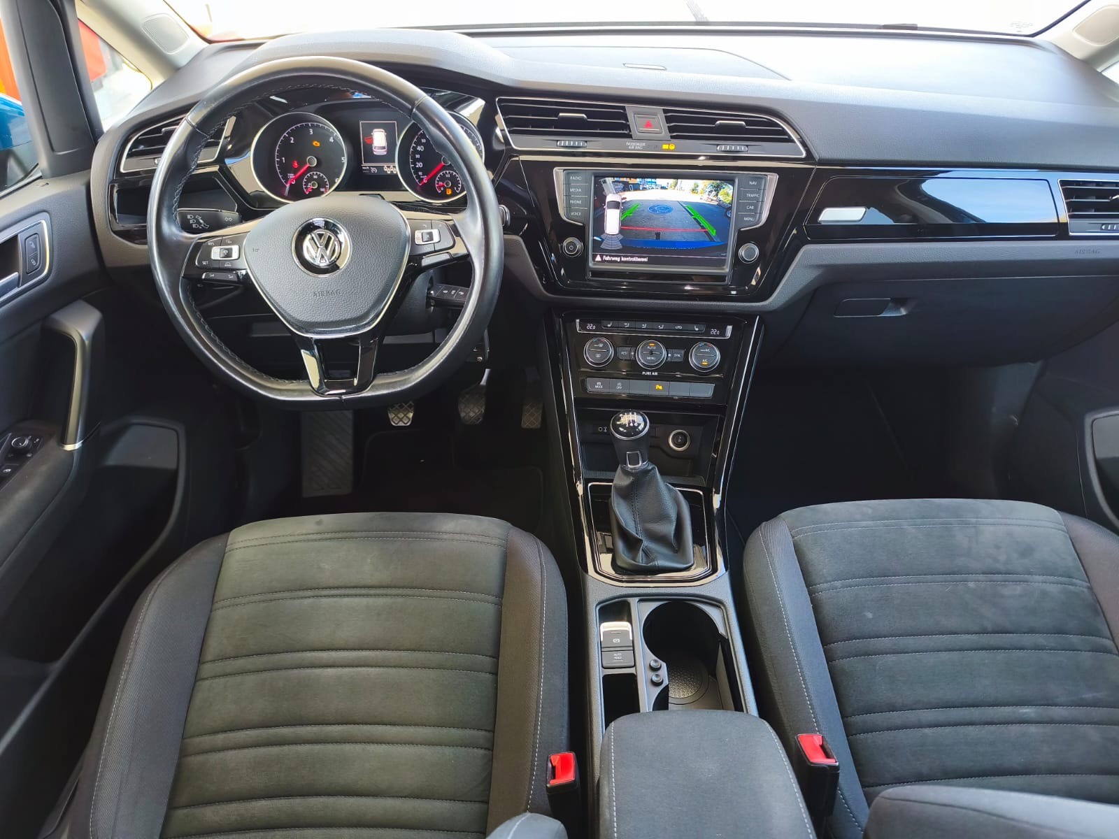 VW Touran 2.0 TDI BlueMotion Technology Highline-image-19