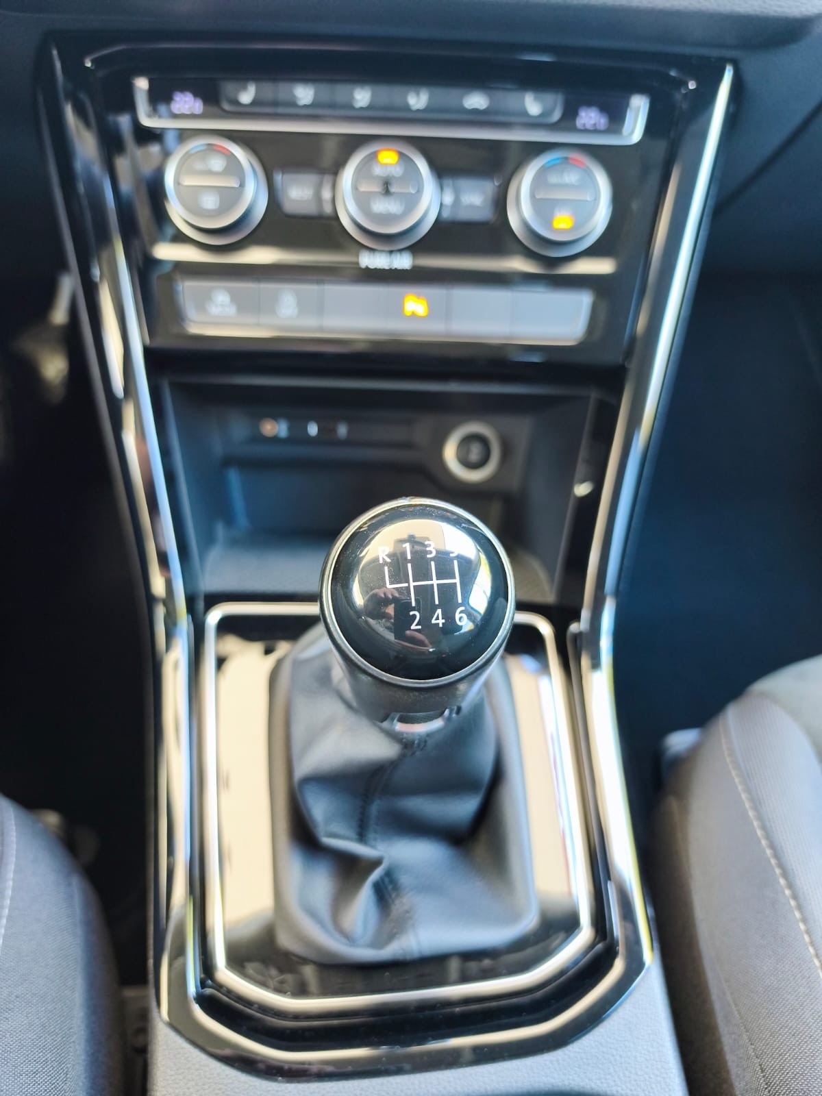 VW Touran 2.0 TDI BlueMotion Technology Highline-image-11