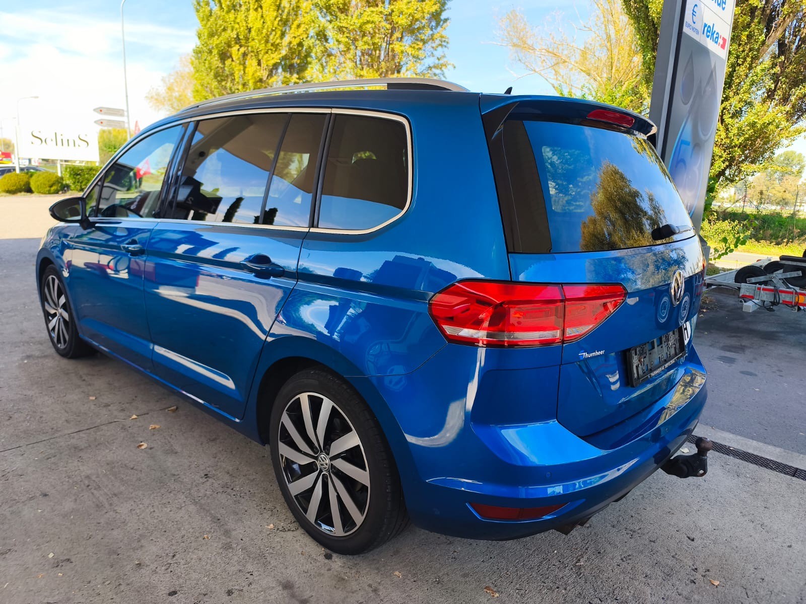 VW Touran 2.0 TDI BlueMotion Technology Highline-image-3