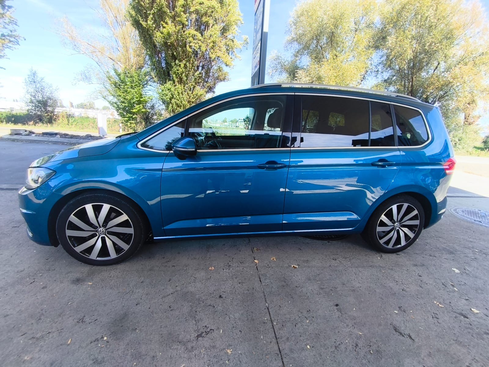 VW Touran 2.0 TDI BlueMotion Technology Highline-image-5