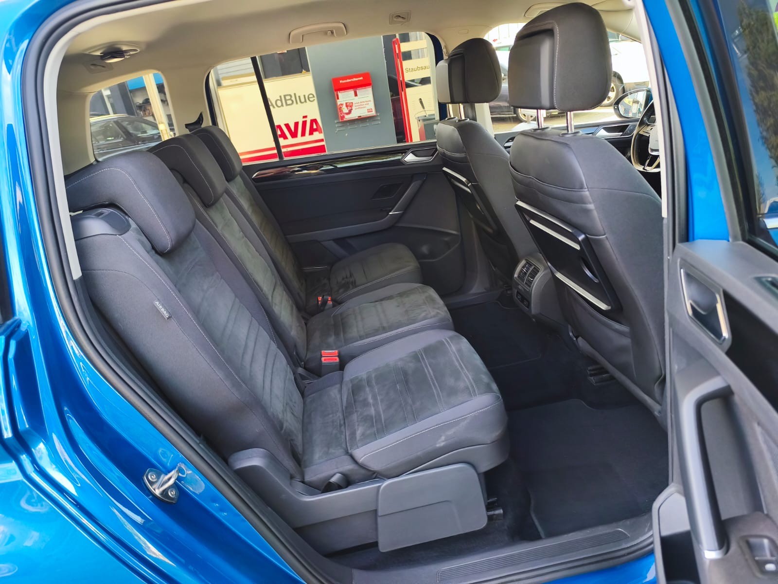 VW Touran 2.0 TDI BlueMotion Technology Highline-image-17