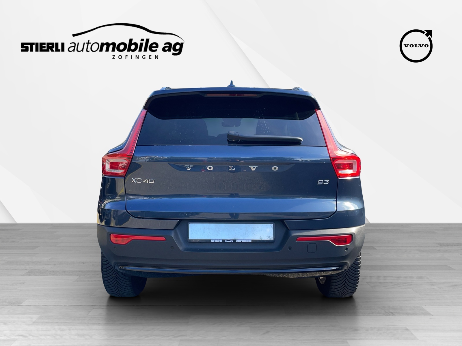 VOLVO XC40 2.0 B3 MH Plus Dark-image-5