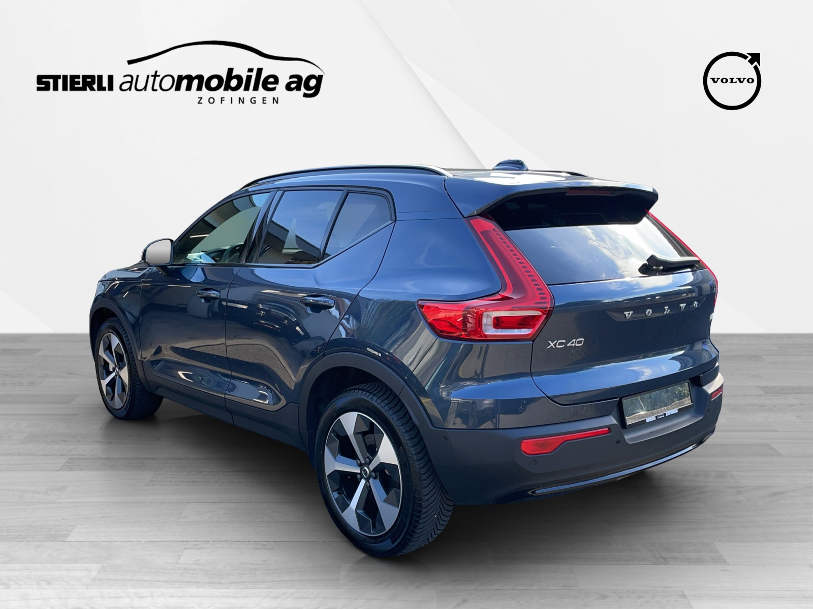 VOLVO XC40 2.0 B3 MH Plus Dark-image-6