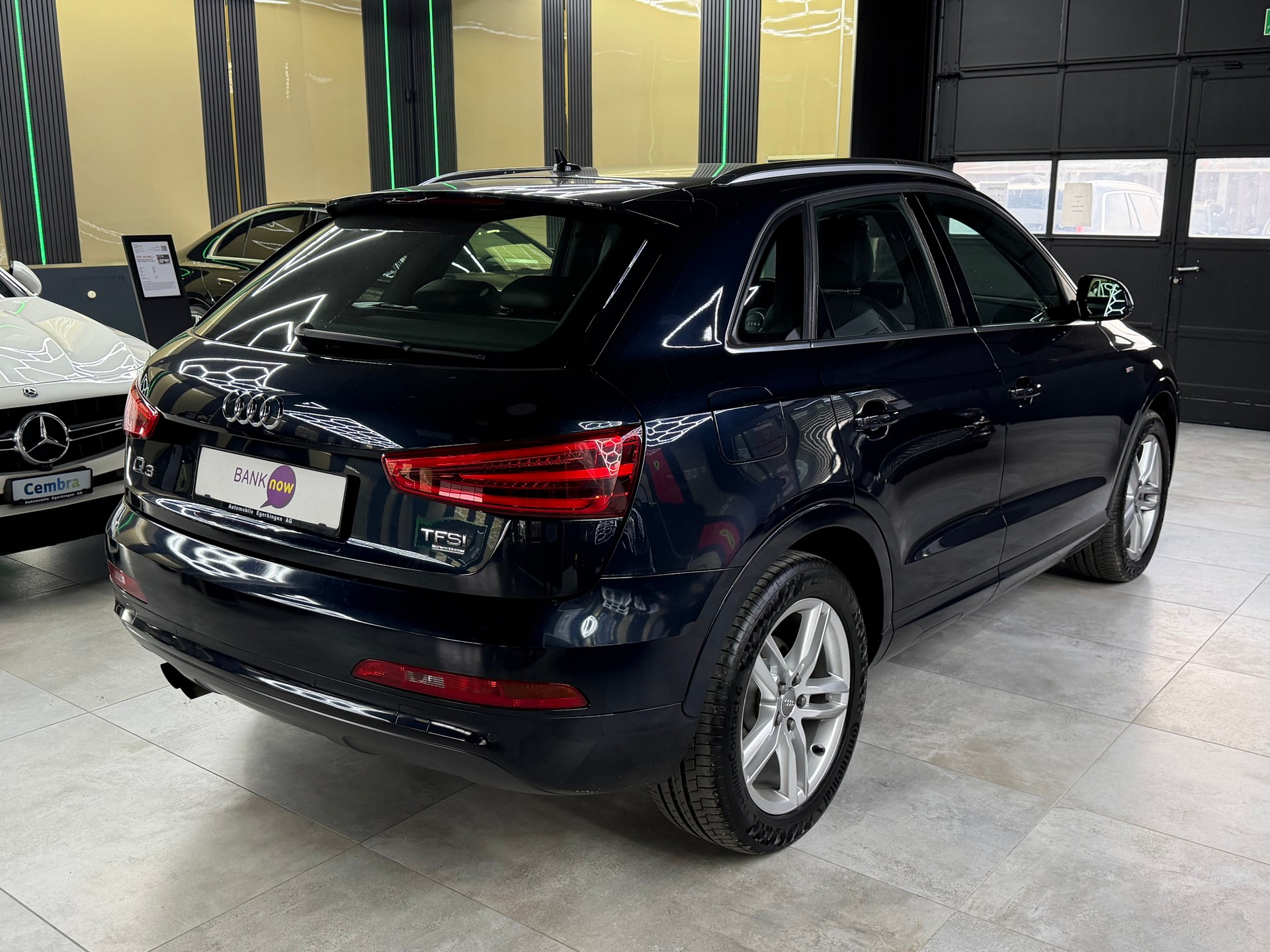 AUDI Q3 2.0 TFSI quattro S-tronic-image-4